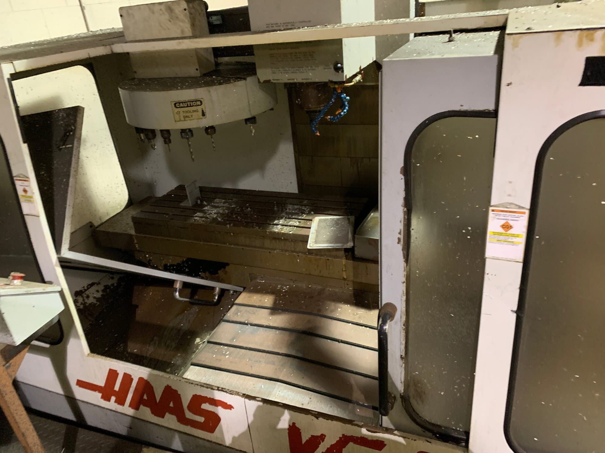 Haas VF-3 CNC VMC 1996 - Rigid Tap, 2 Speed Gearbox - Image 3
