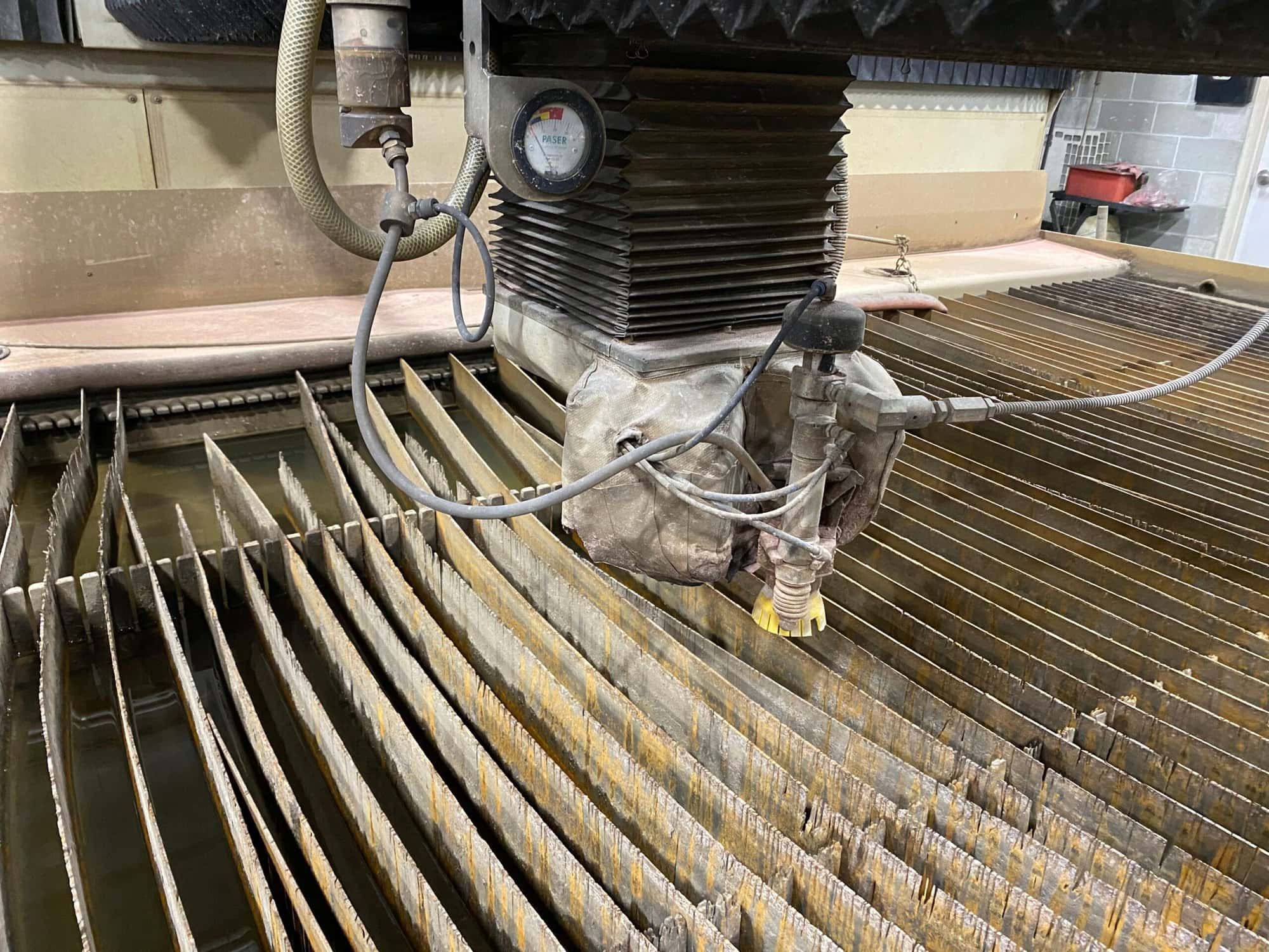 6' x 12' Flow I6012 Flying Bridge Waterjet, 2008 - 60,000 PSI - Image 4