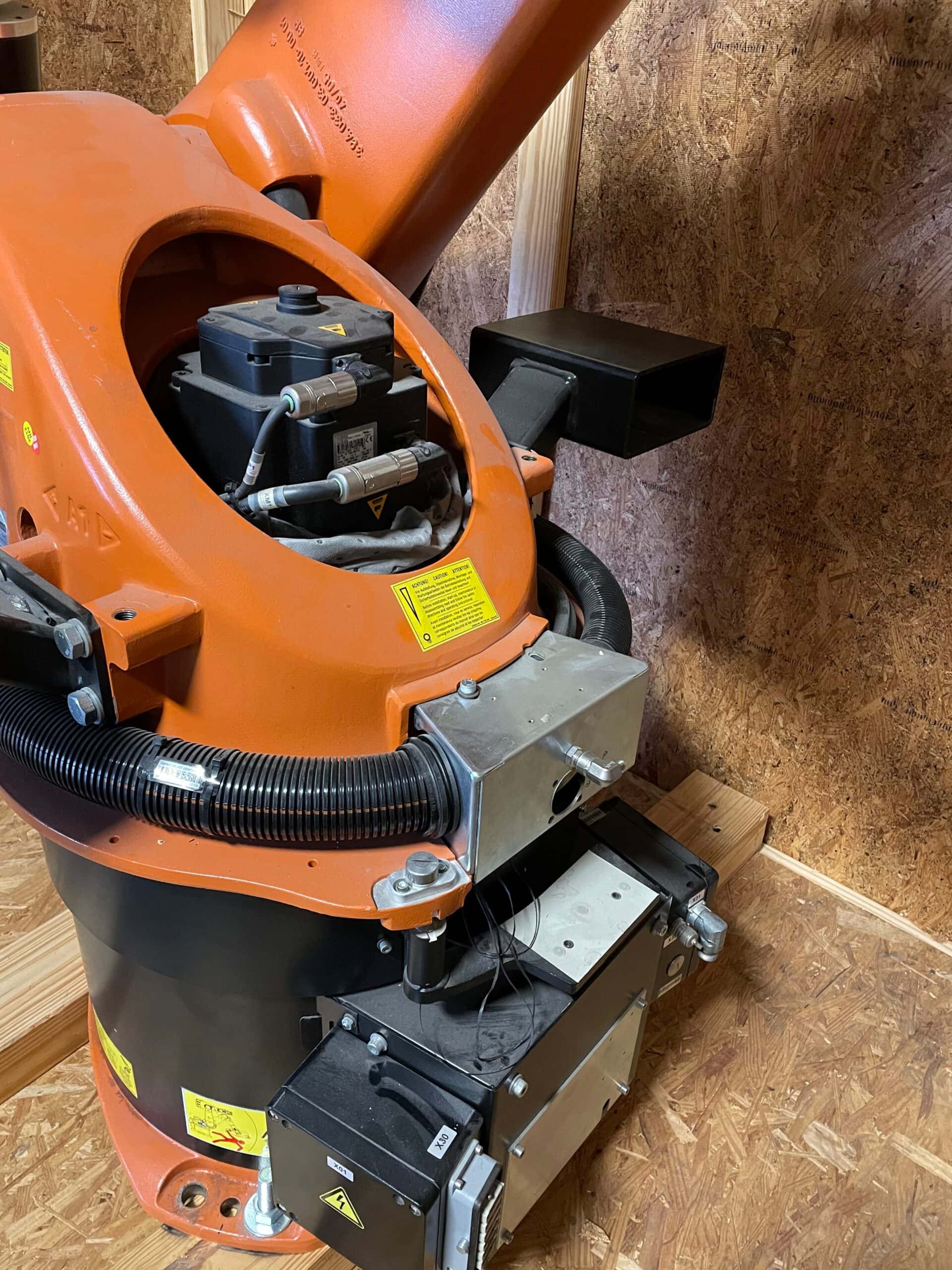 Kuka KR 60-3 CNC Robot, 2005 - Robot Arm, Control, Pendent - Image 3