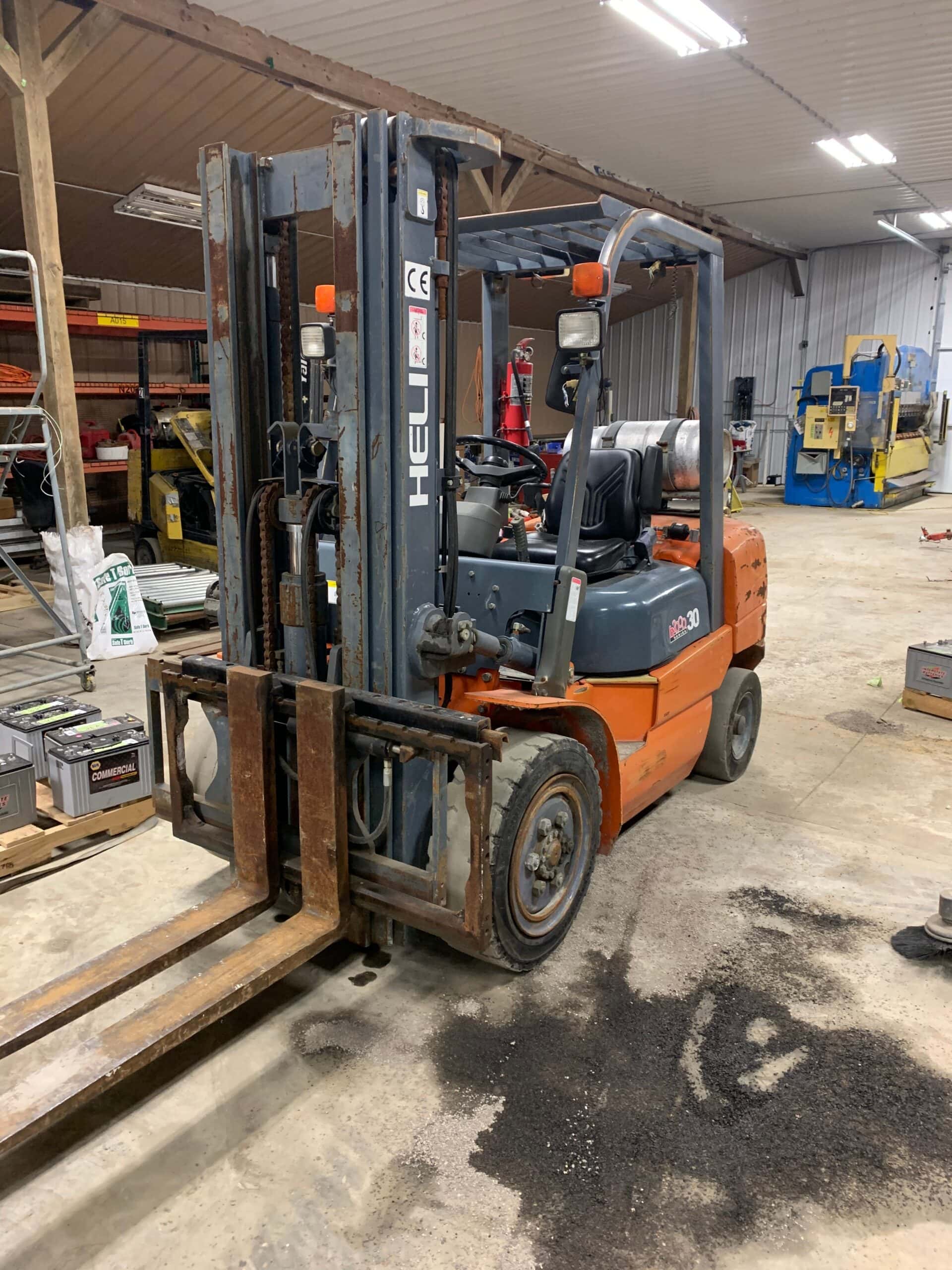 3 Ton Heli H2000 Series 30 Liquid Propane Forklift - Image 3