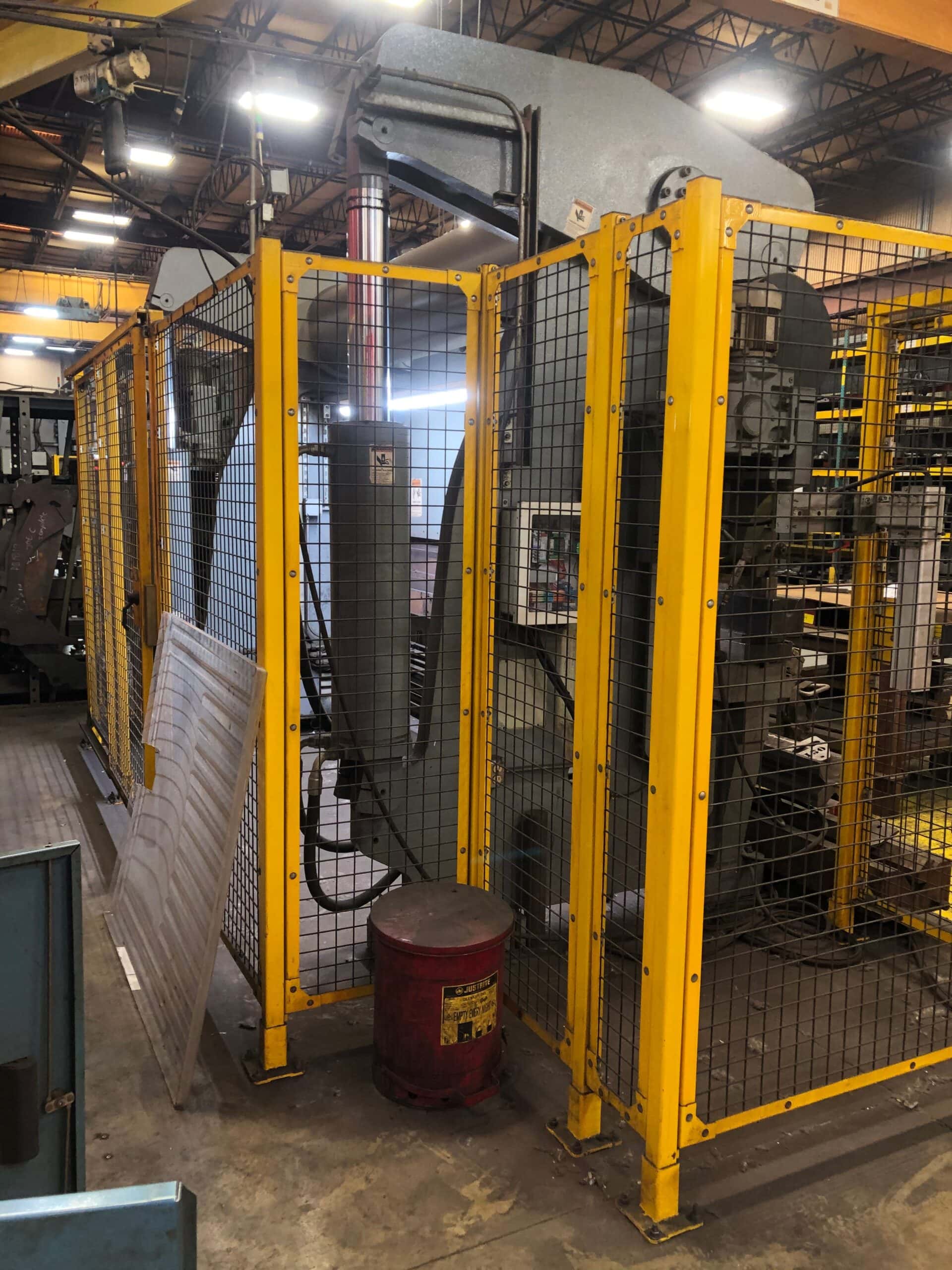 400 Ton x 12' Accurpress 740012 CNC Press Brake 2006- Under Power, Video, Tooling Included - Image 3
