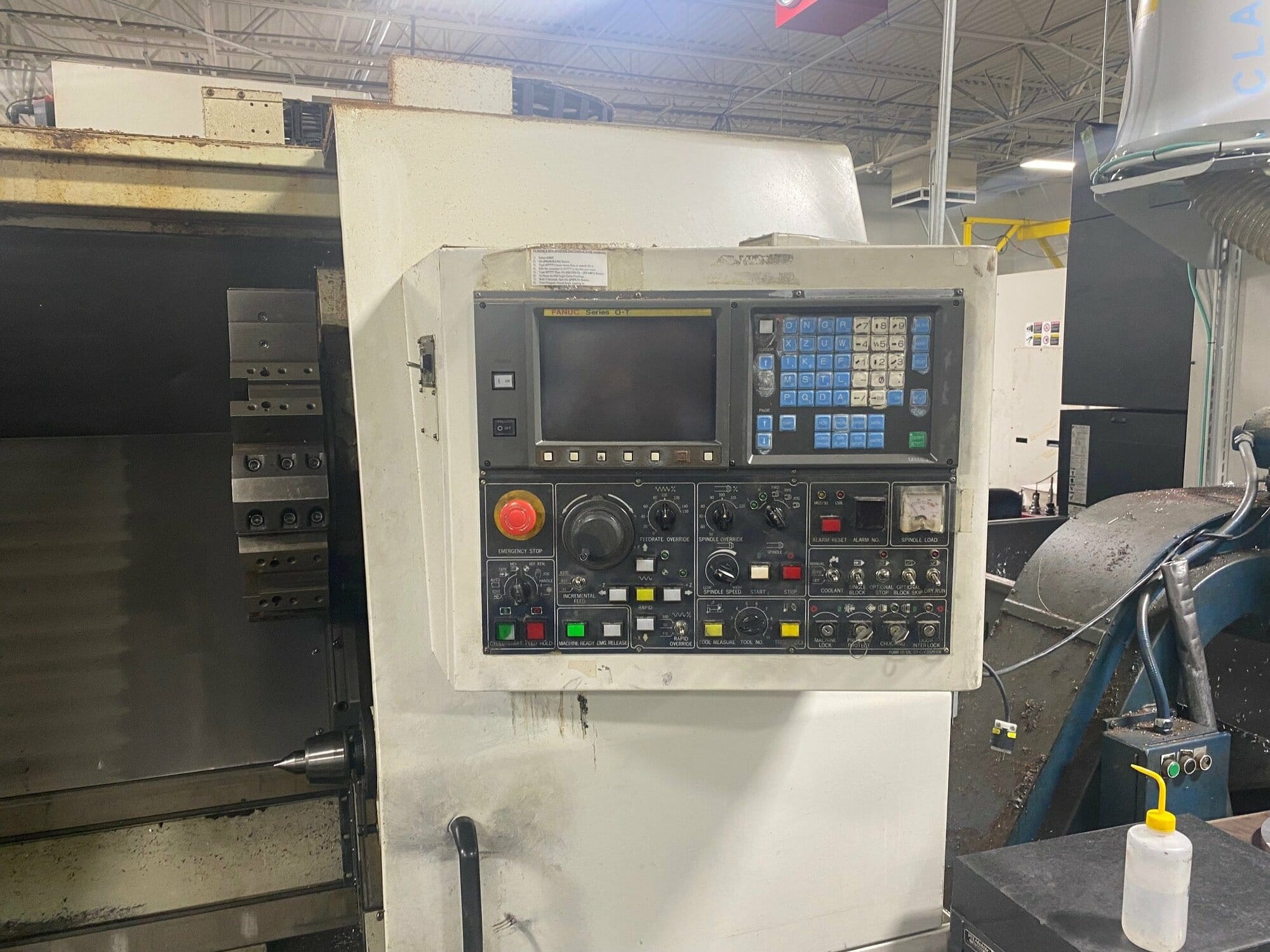 Daewoo Puma 12L-B CNC Lathe, 1996 - Chip Conveyor, Available Immediately - Image 4