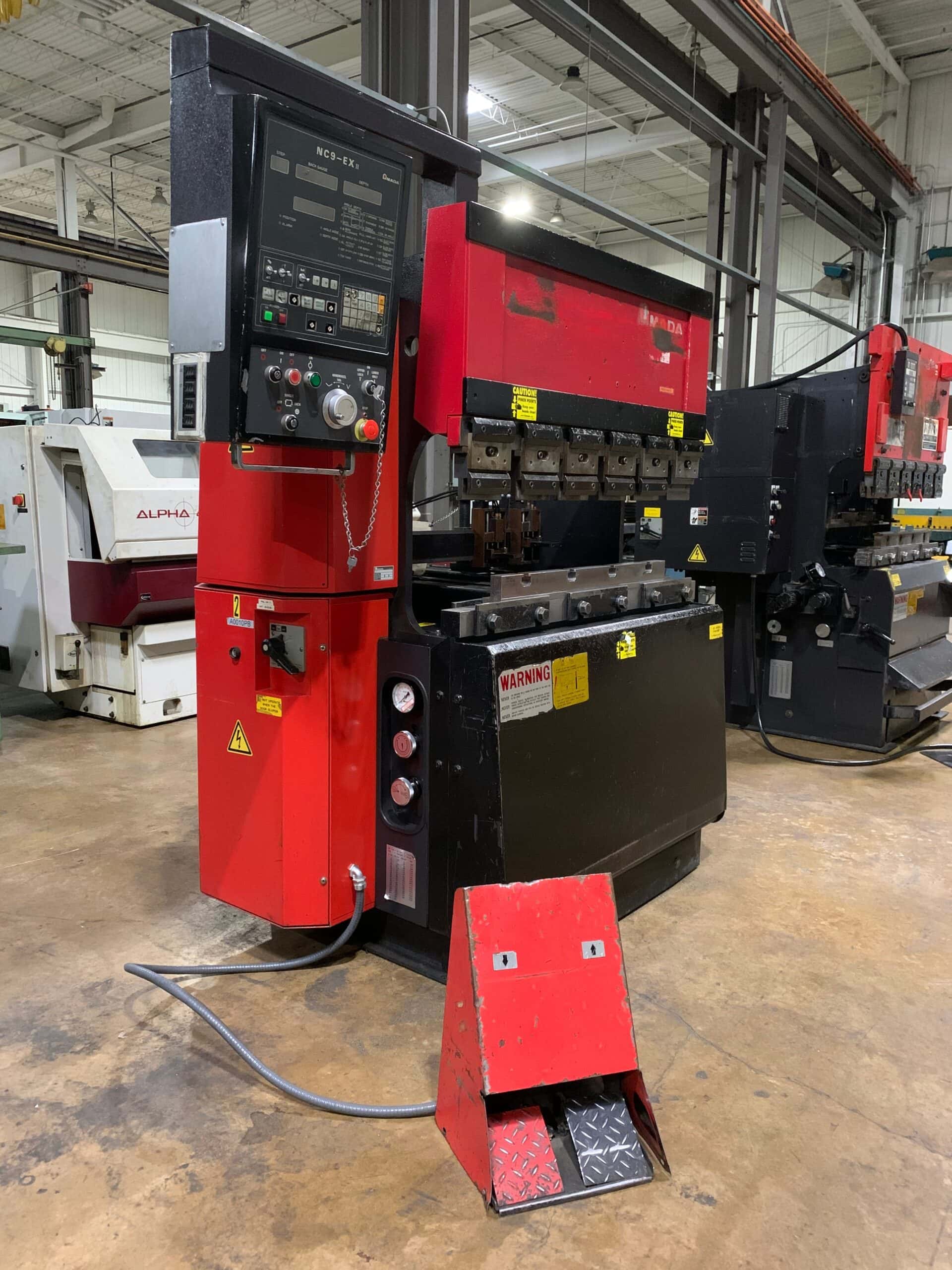 38 Ton x 4' Amada FBD-3512E CNC Press Brake, 1994 - NC9EX-II 3-Axis CNC Control - Image 3