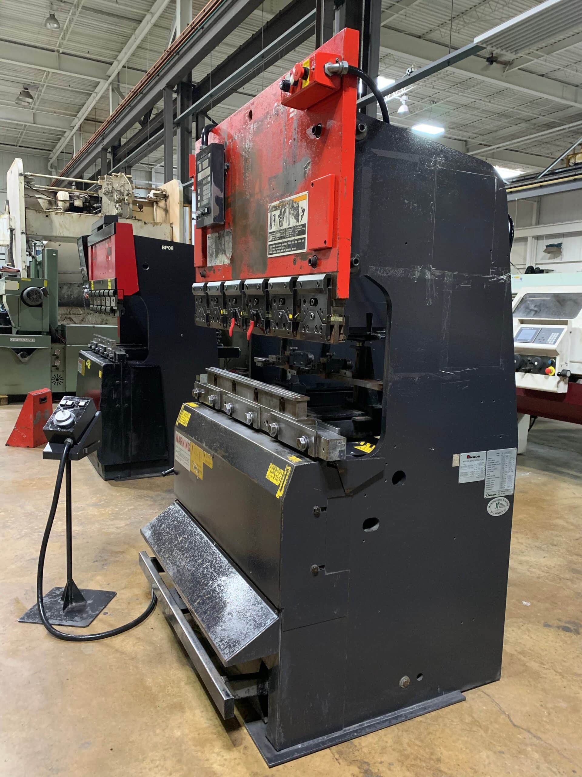 38 Ton x 4' Amada RG-35 12LD CNC Press Brake, 1999 - Amada LD 2-Axis CNC Control - Image 3
