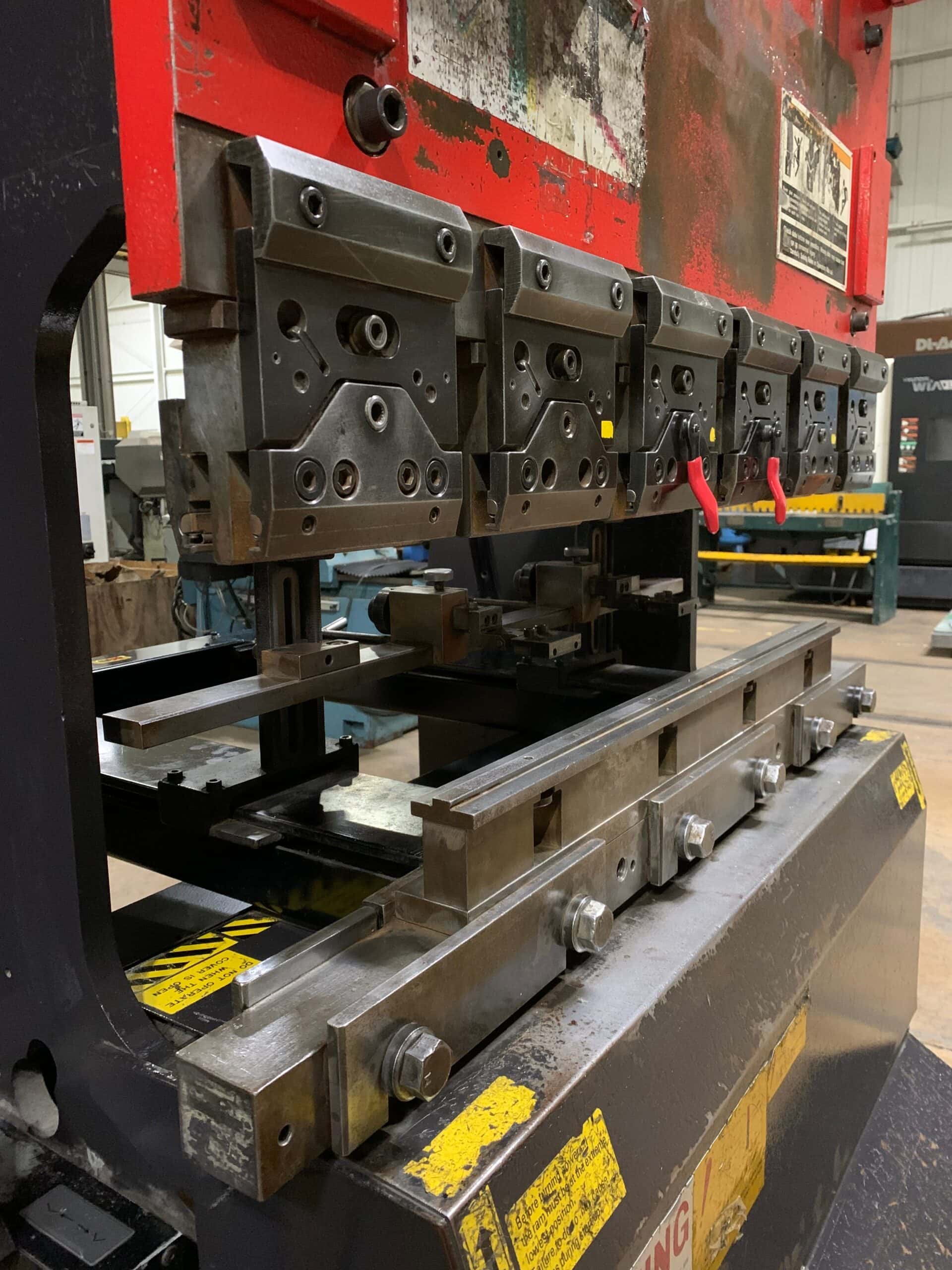 38 Ton x 4' Amada RG-35 12LD CNC Press Brake, 1999 - Amada LD 2-Axis CNC Control - Image 4