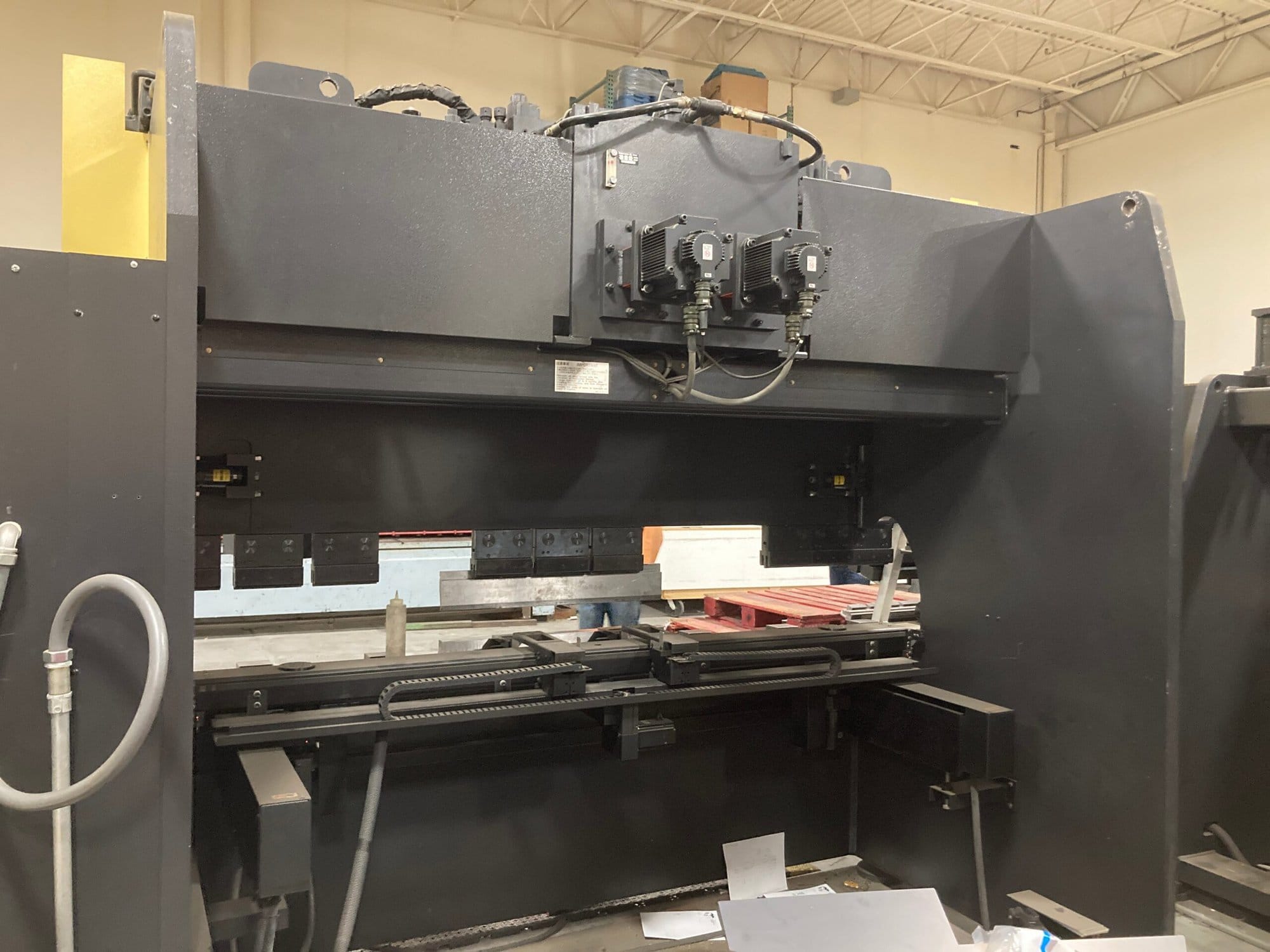 135 Ton x 10' Toyokoki/Amada HYB-12530 CNC Press Brake, 2009- Hybrid Servo/Hydraulic - Image 4