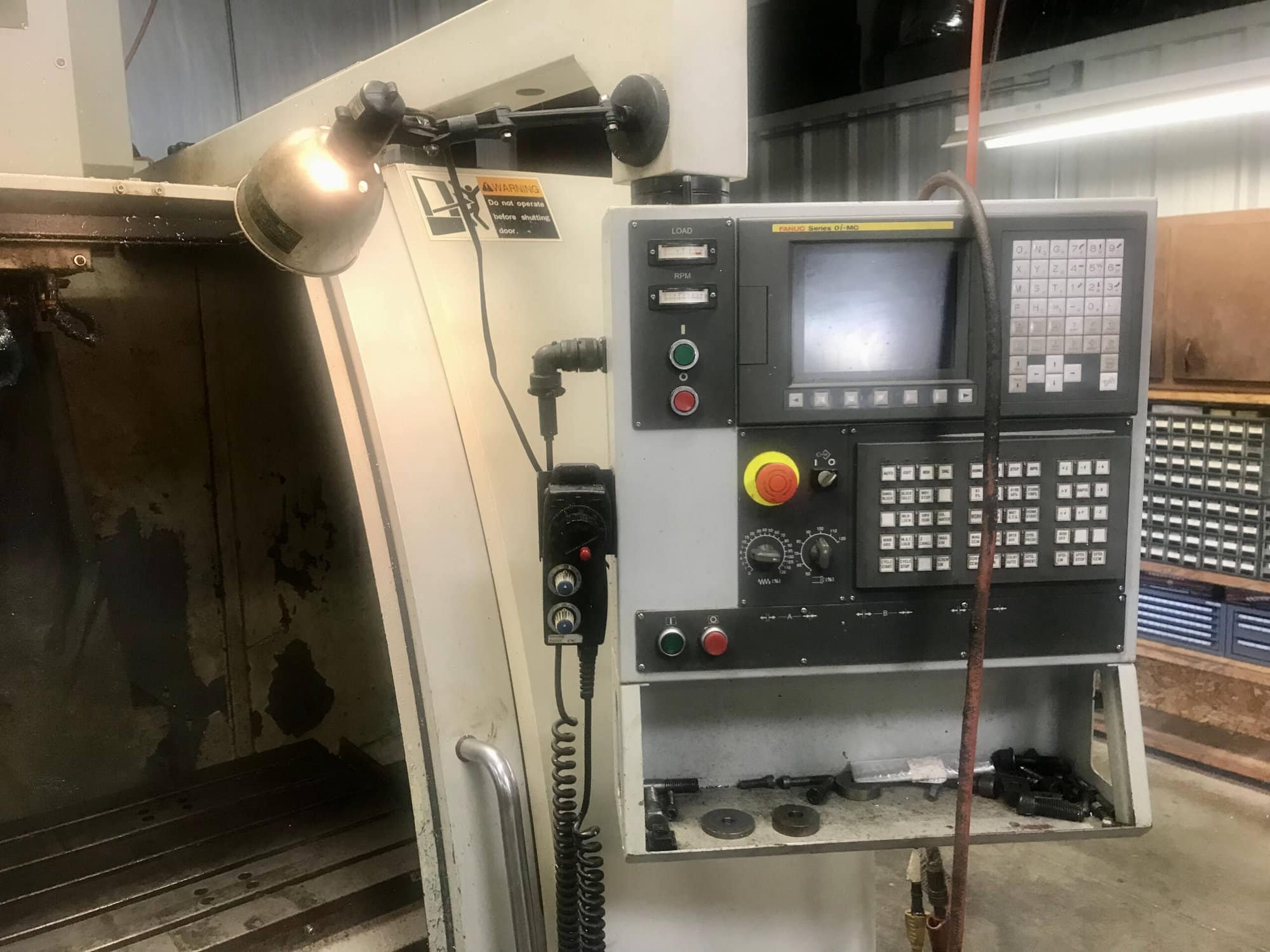 Litz HiTech CV-1000 VMC, 2006 - Thru Spindle Coolant, Chip Conveyor - Image 3