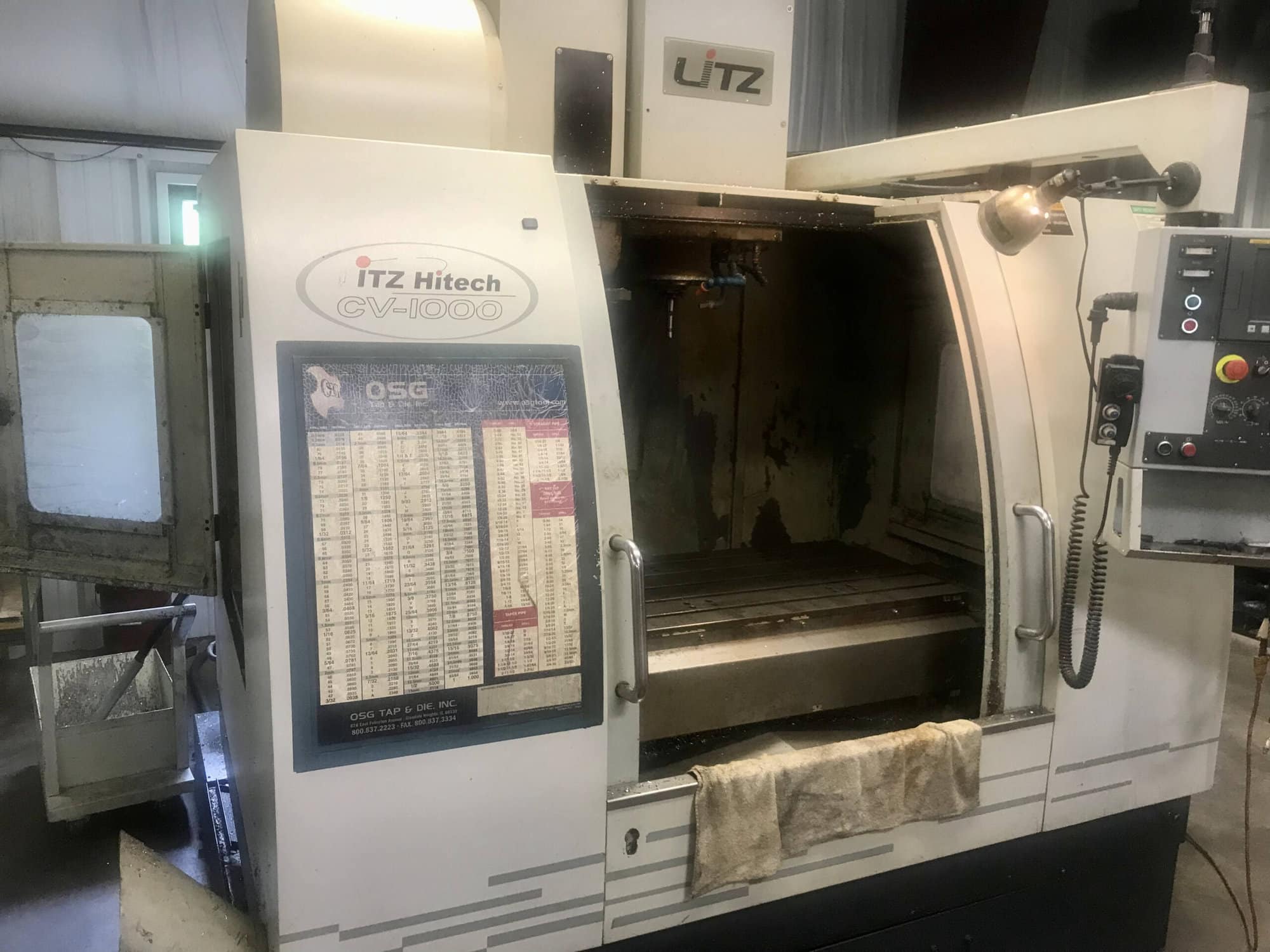Litz HiTech CV-1000 VMC, 2006 - Thru Spindle Coolant, Chip Conveyor - Image 5