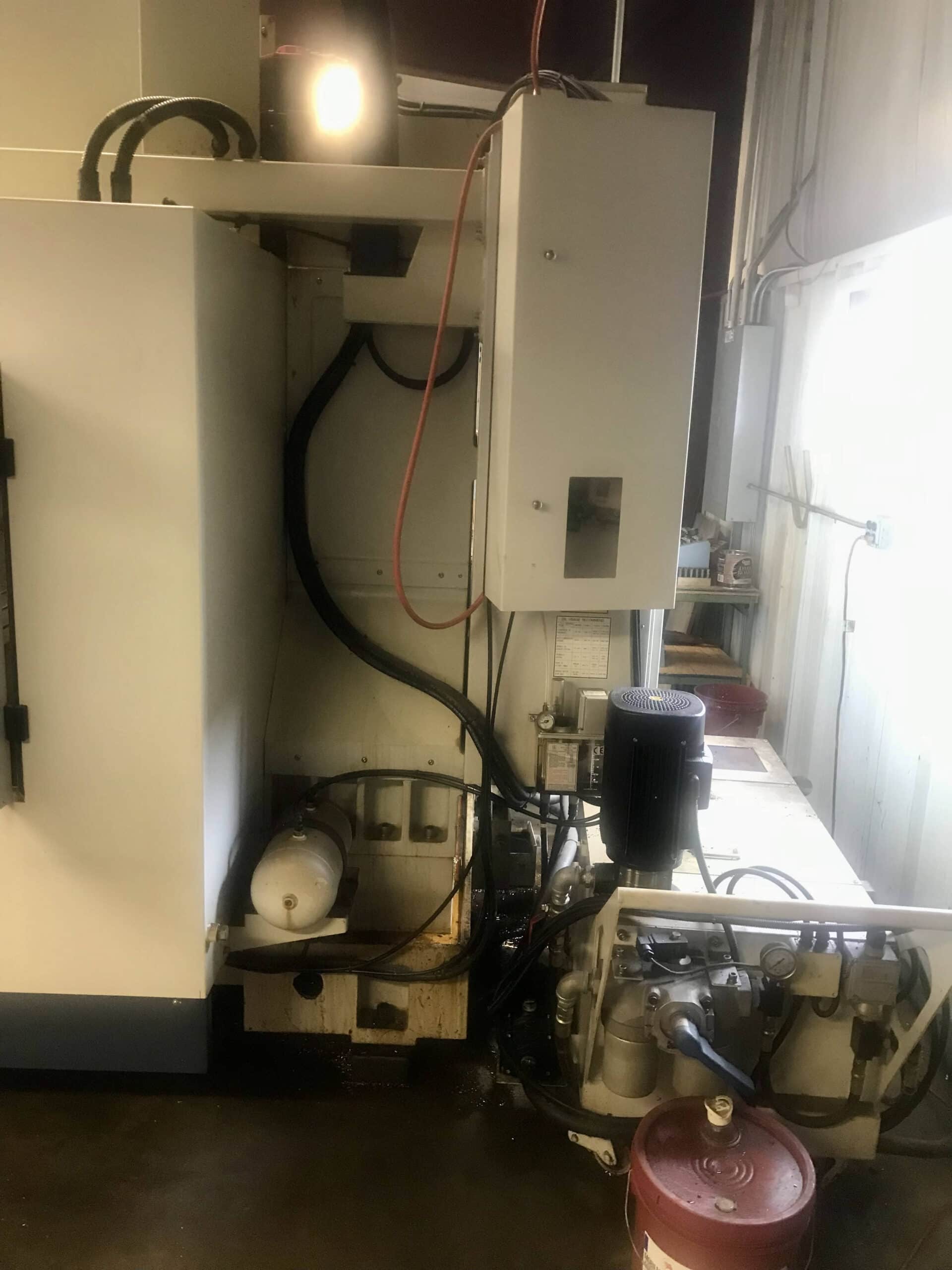 Litz HiTech CV-1000 VMC, 2006 - Thru Spindle Coolant, Chip Conveyor - Image 12