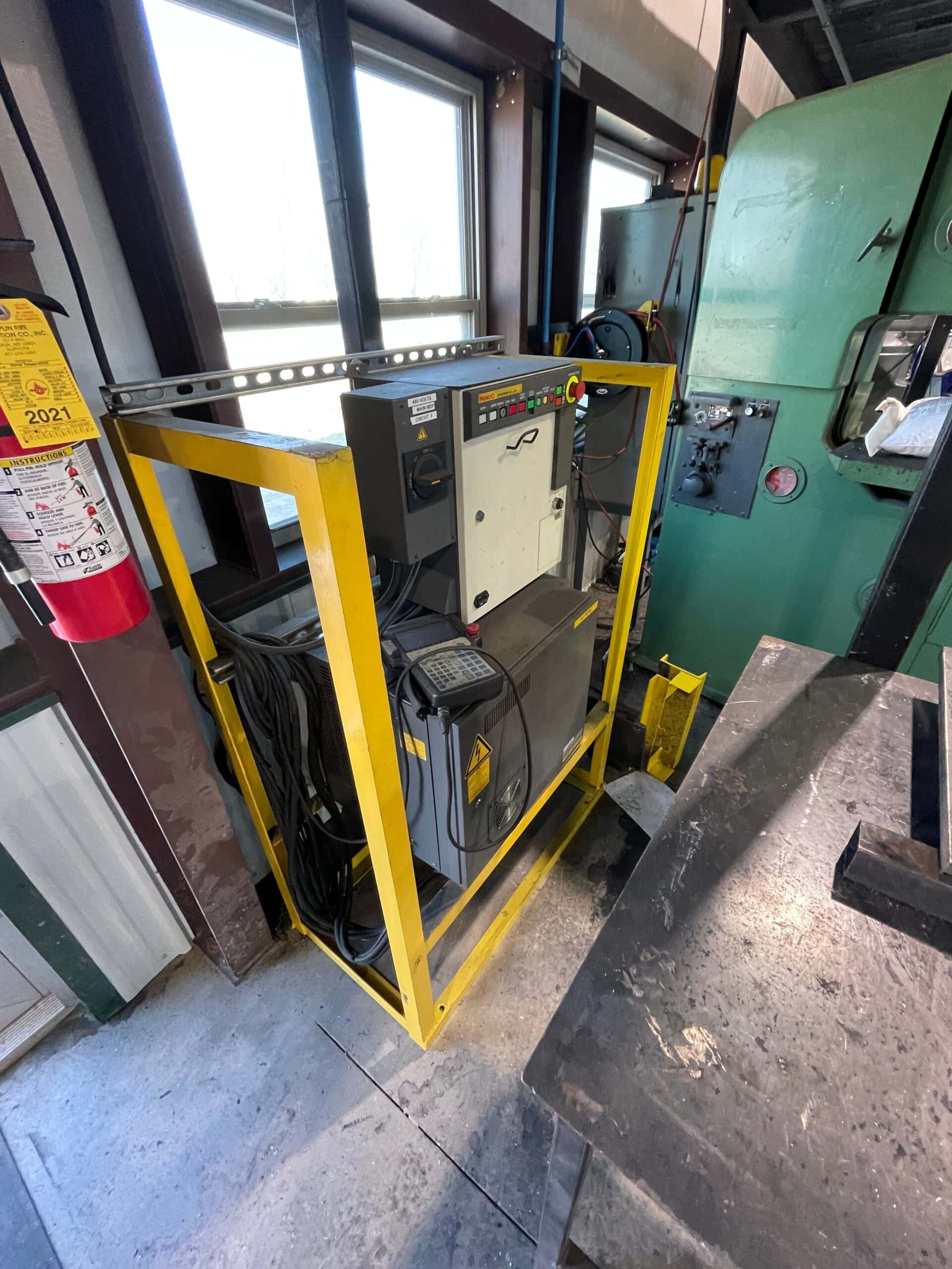 25' Fanuc 16iL-T Track Robot, 2001 - Image 5
