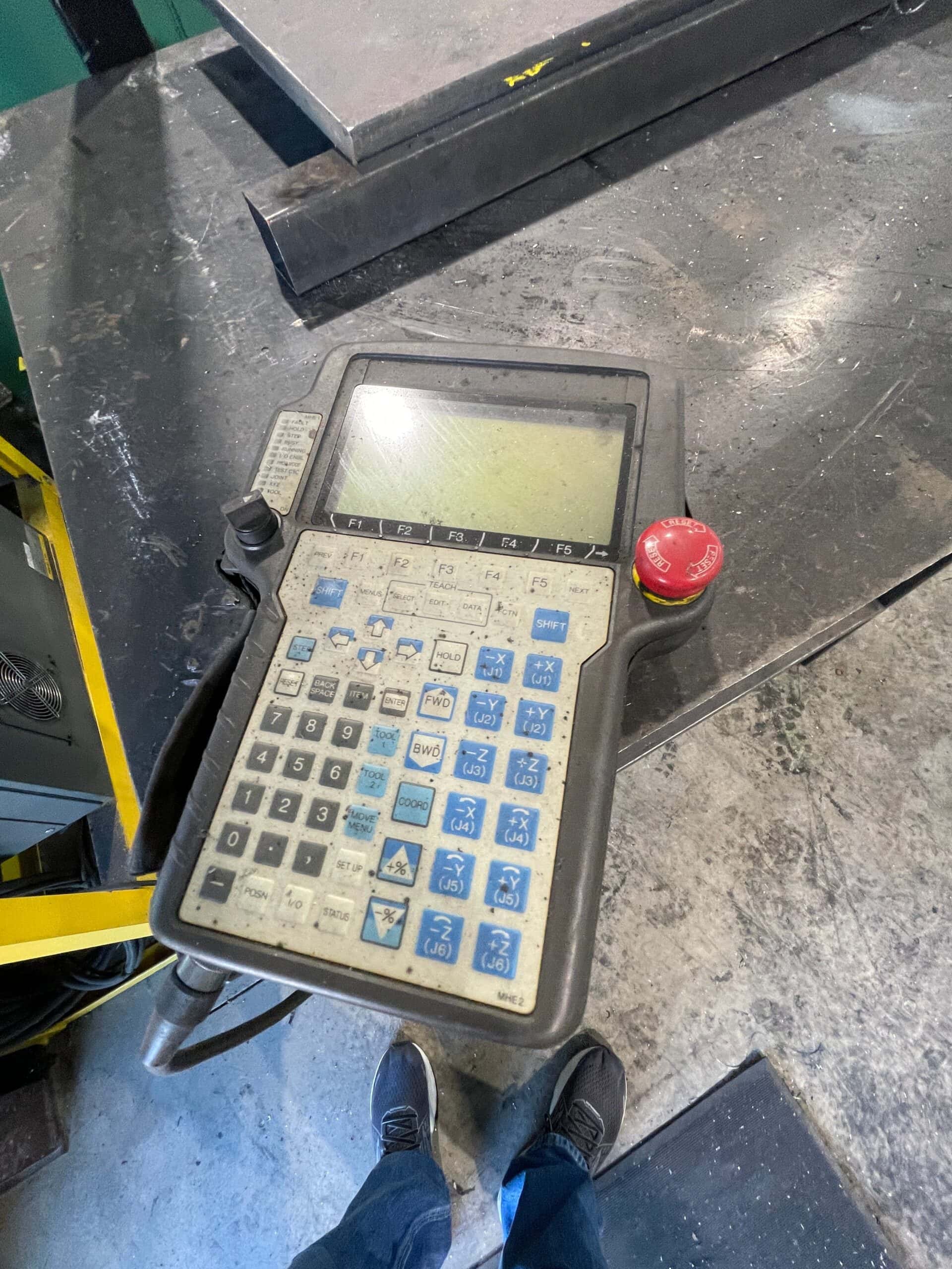 25' Fanuc 16iL-T Track Robot, 2001 - Image 7