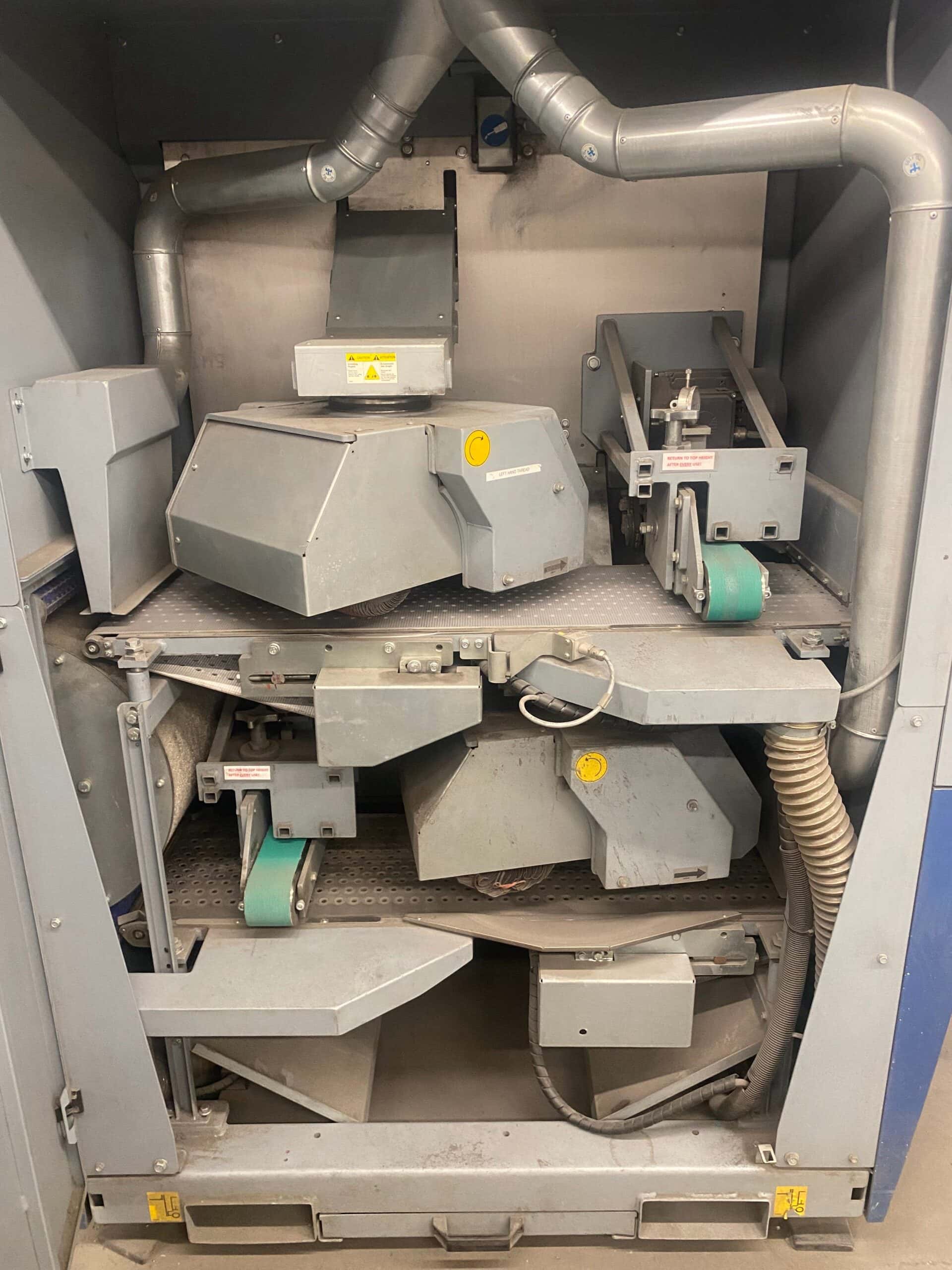 Lissmac SBM-XS 300 G1E1 Deburring Machine, 2017- Edge Rounder With Vacuum Table and Dust Collector - Image 4