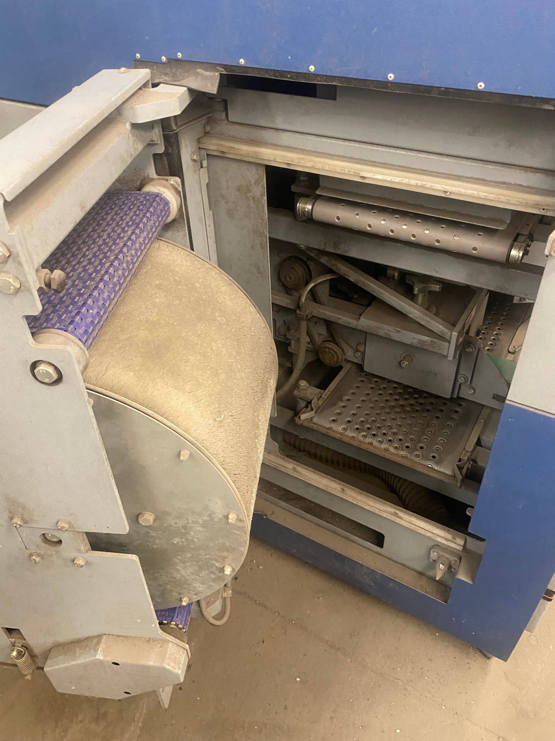 Lissmac SBM-XS 300 G1E1 Deburring Machine, 2017- Edge Rounder With Vacuum Table and Dust Collector - Image 2