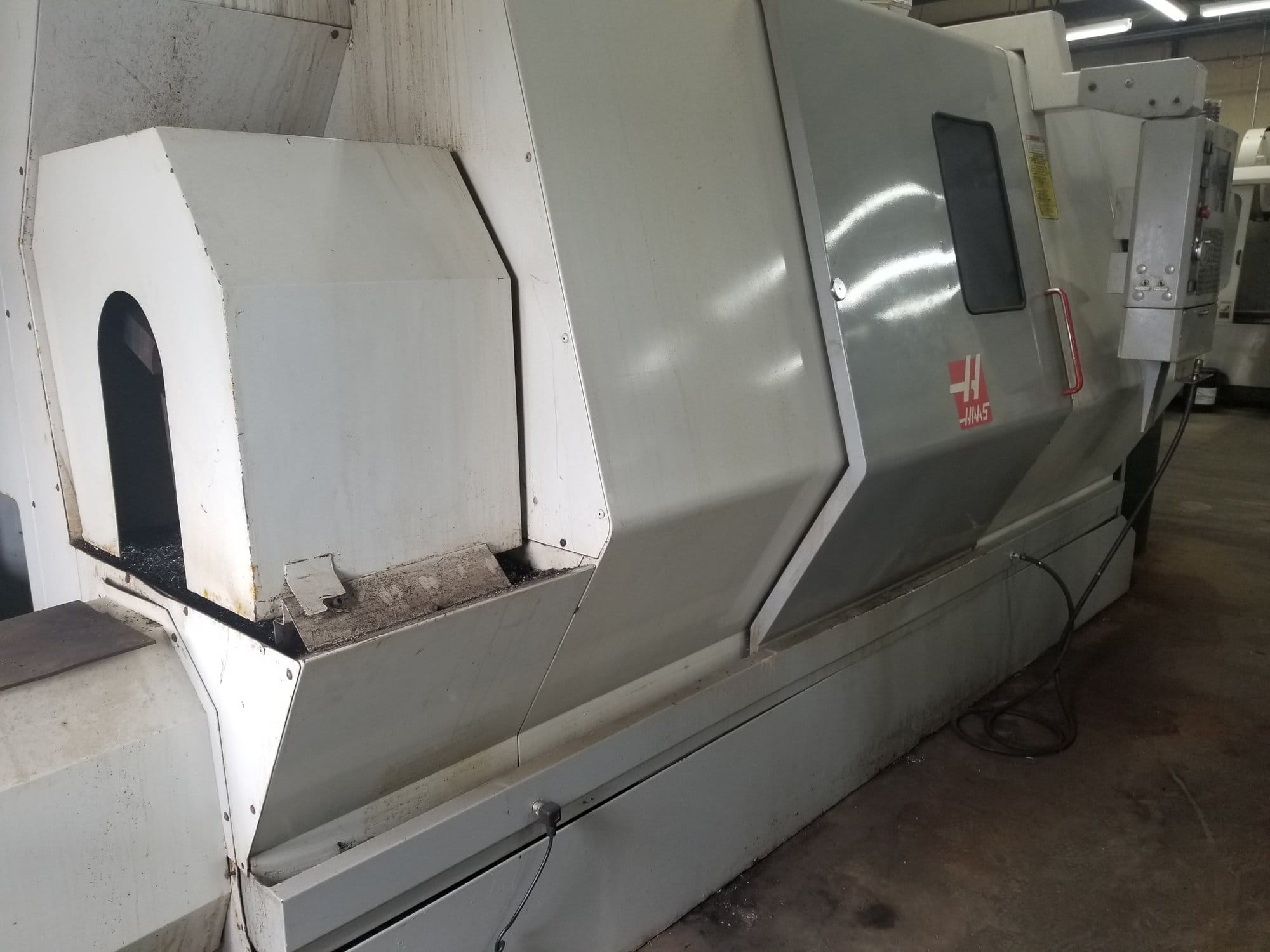 Haas SL-40B CNC Lathe, 2005- Big Bore, Chip Auger, Rear Chuck - Image 4