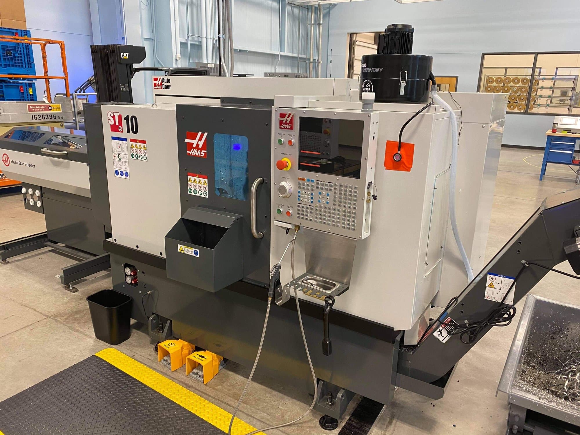 Haas ST-10 CNC Lathe, 2019 - 60 Hours, Tailstock, Probe, Parts Catcher