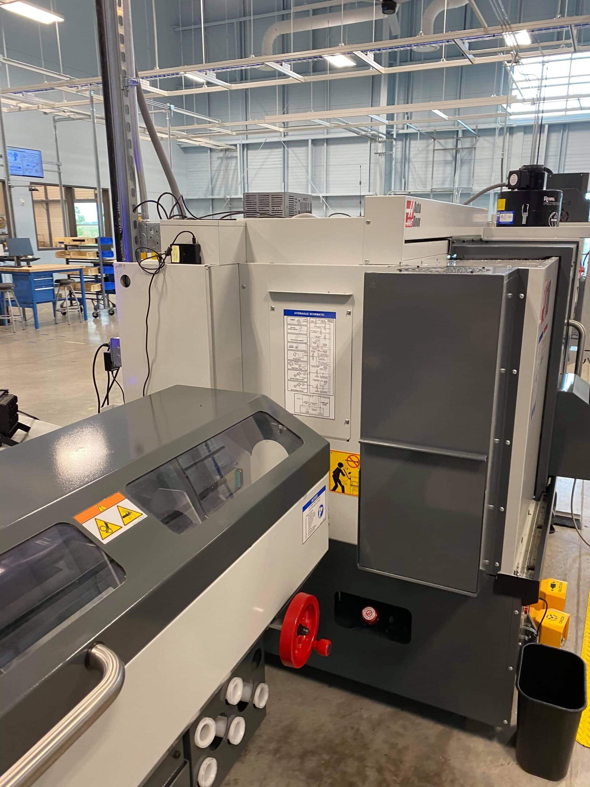 Haas ST-10 CNC Lathe, 2019 - 60 Hours, Tailstock, Probe, Parts Catcher - Image 2