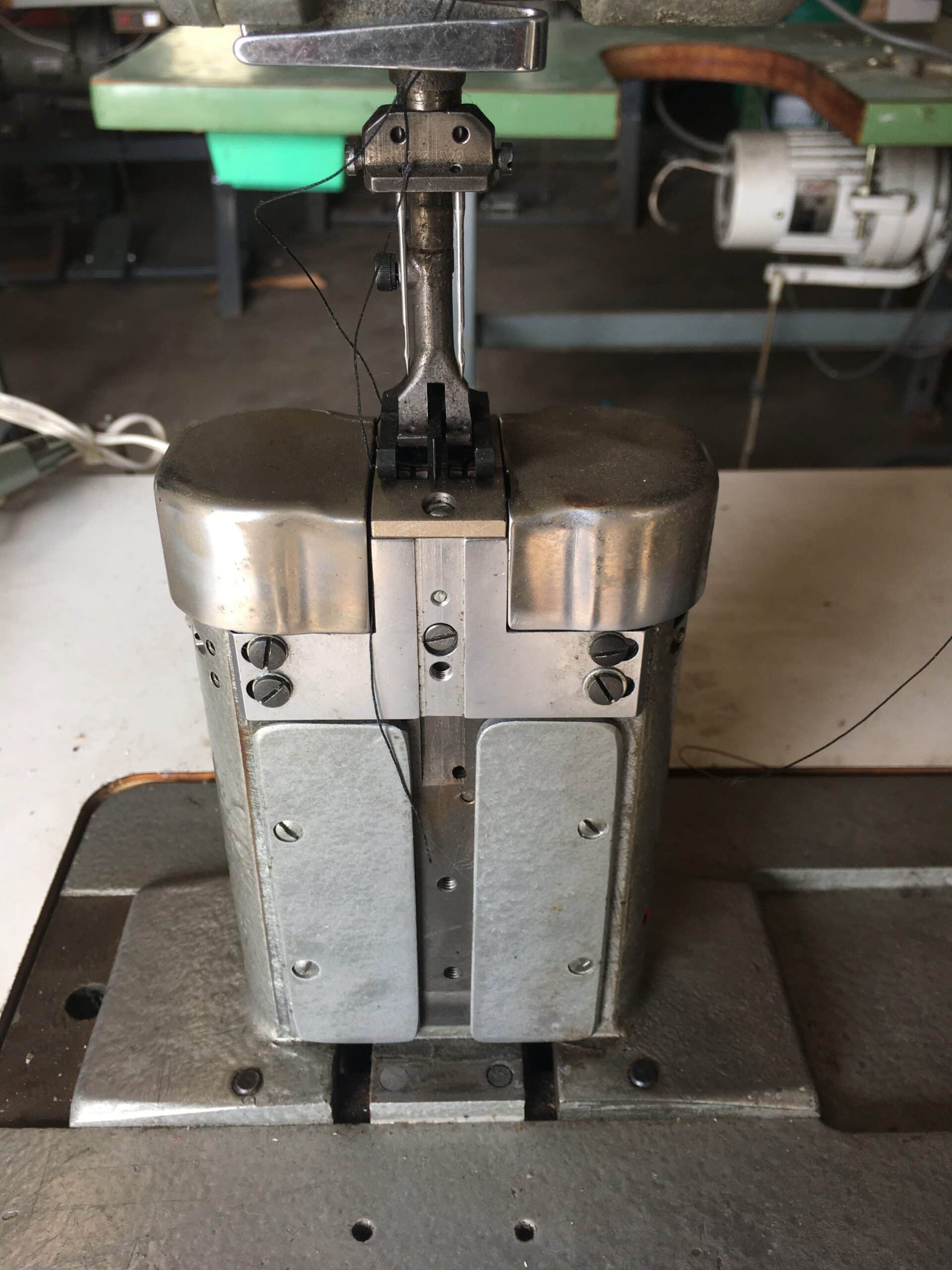 Leather Post Durkopp Adler 268 Twin (2) Needle, Sewing Machine - Table Included - Image 6