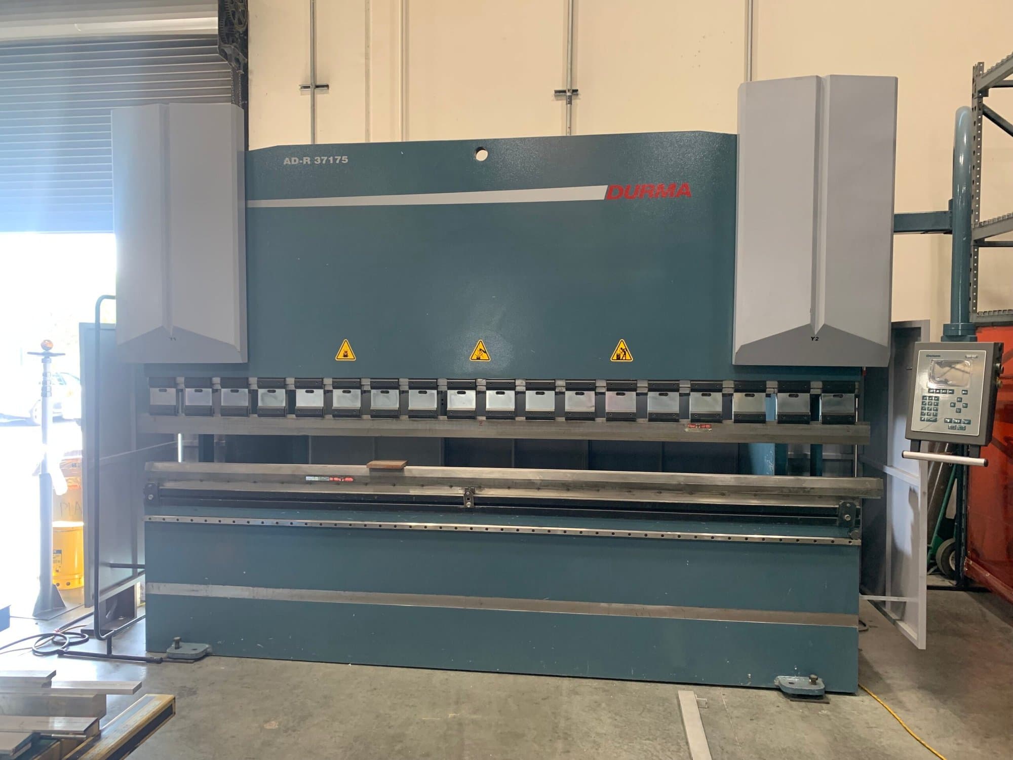 192 Ton x 12' Durma AD-R 37175 Press Brake, 2012 - Delem DA - 52 Control - 20K of Tooling Included - Image 2
