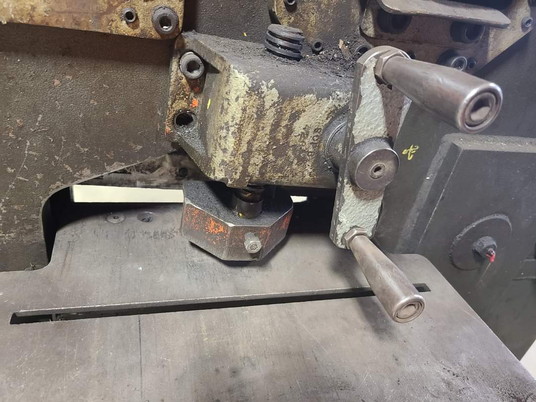 85 Ton Scotchman Fi-85/140 Ironworker,1990s- Single Phase, Tooling Included - Image 5