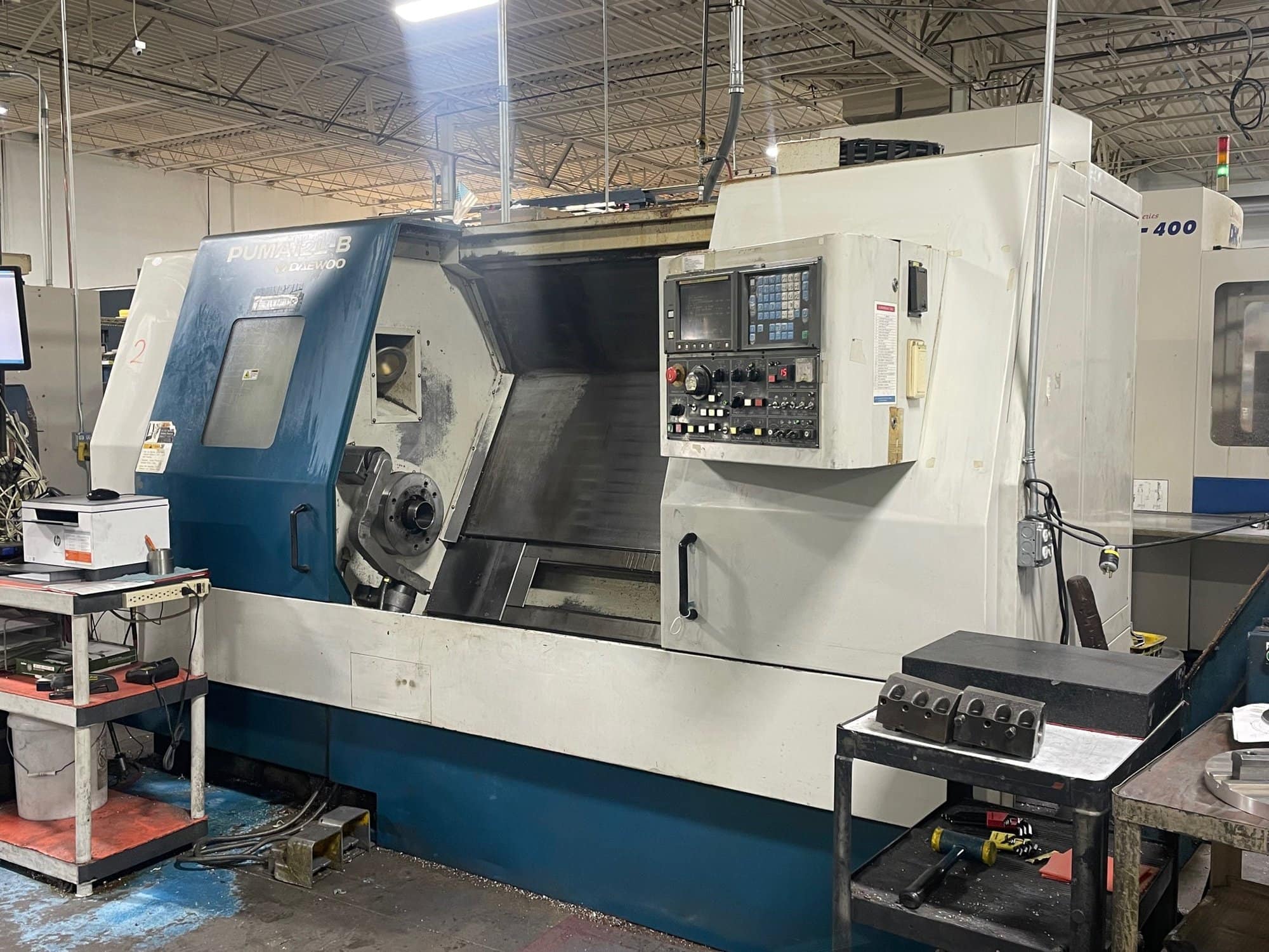 Daewoo Puma 12L-B CNC Lathe, 1996 - Chip Conveyor, Available Immediately - Image 2