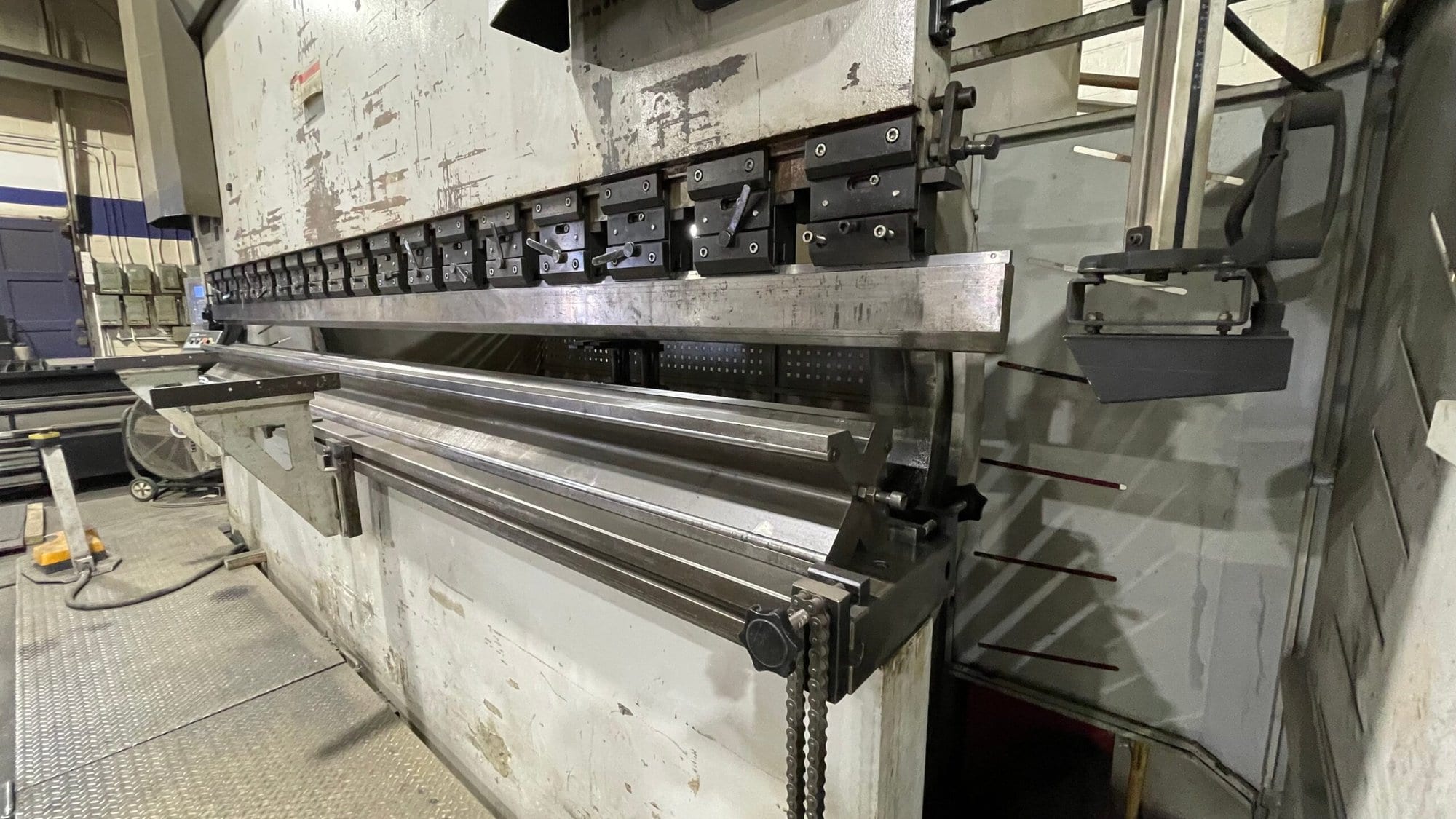 440 Ton x 14' Ermak CNC HAP Press Brake, 2009 - Image 4