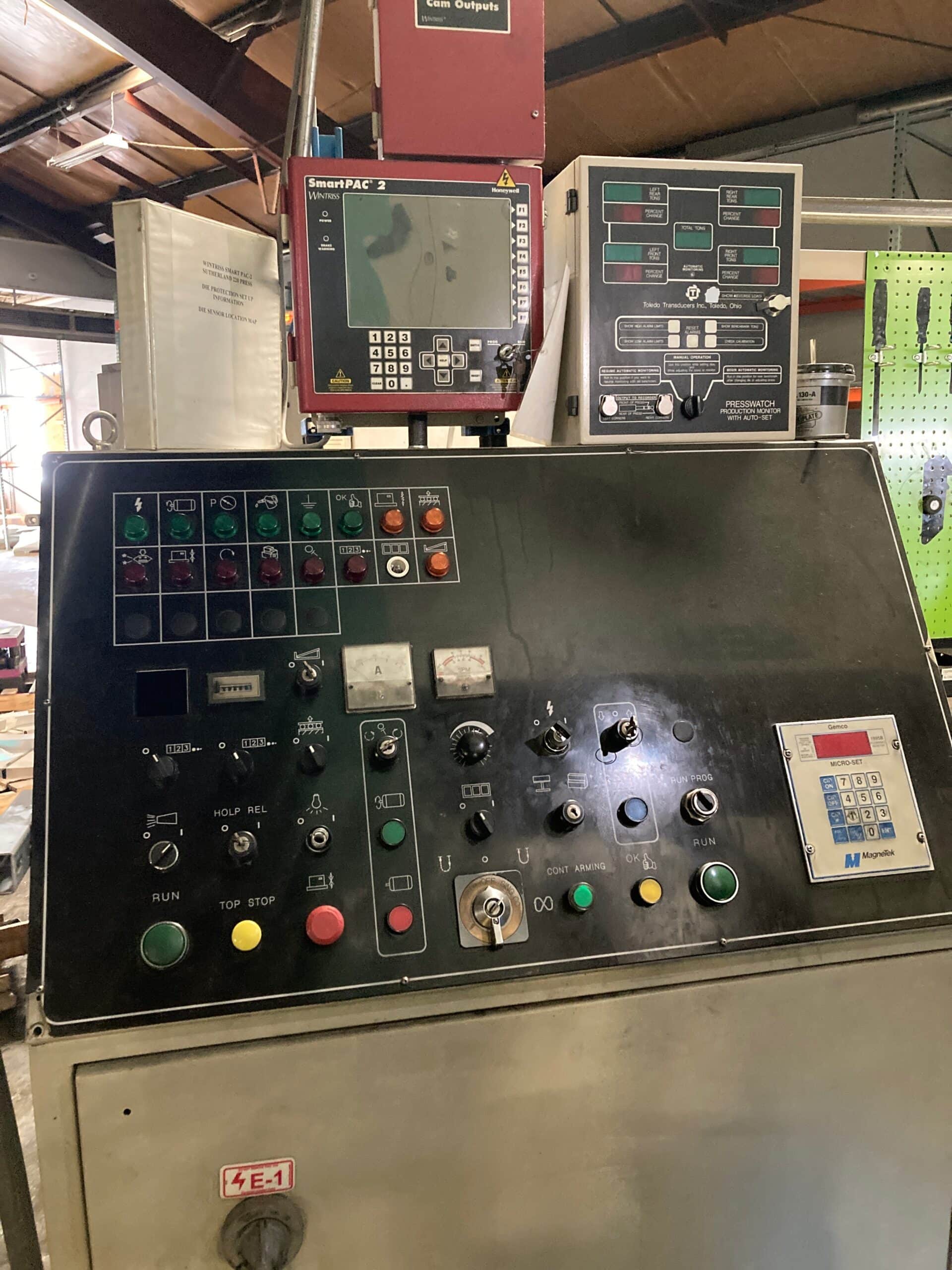 220 Ton SEYI HSD-220 Stamping Press, 1995 - Equipped With COE Servomaster Feeder 2019 and $5,000 in Additional Parts - Image 3