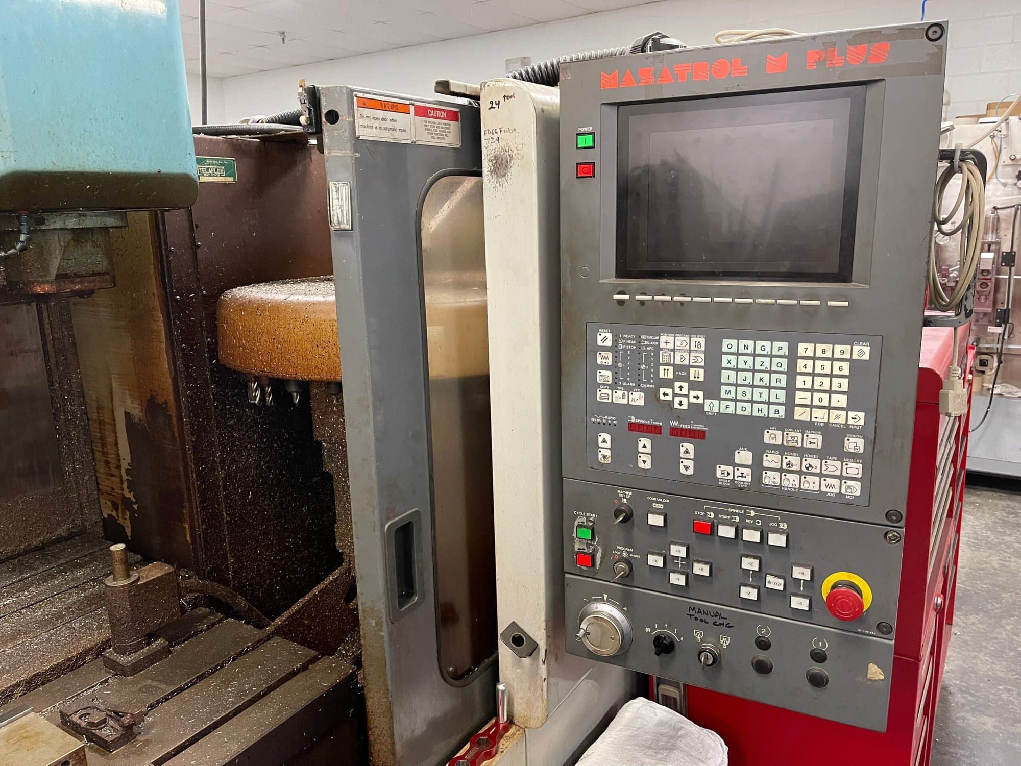 Mazak VTC-16B VMC, 1996 - Mazatrol M-Plus Control, Chip Conveyor - Image 2