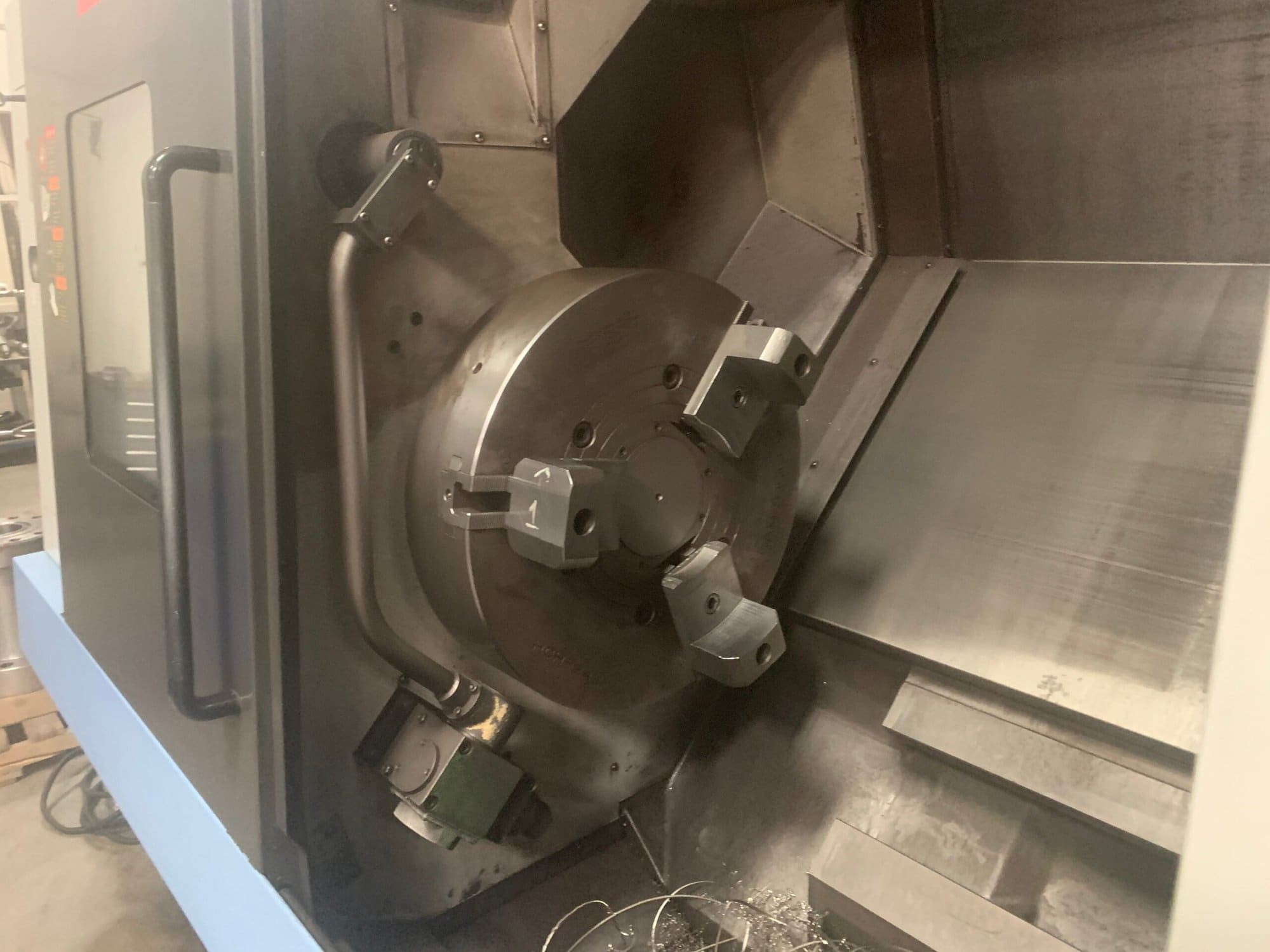 Doosan Puma 480, 2014 CNC Lathe - Tailstock, Chip Conveyor - Image 3