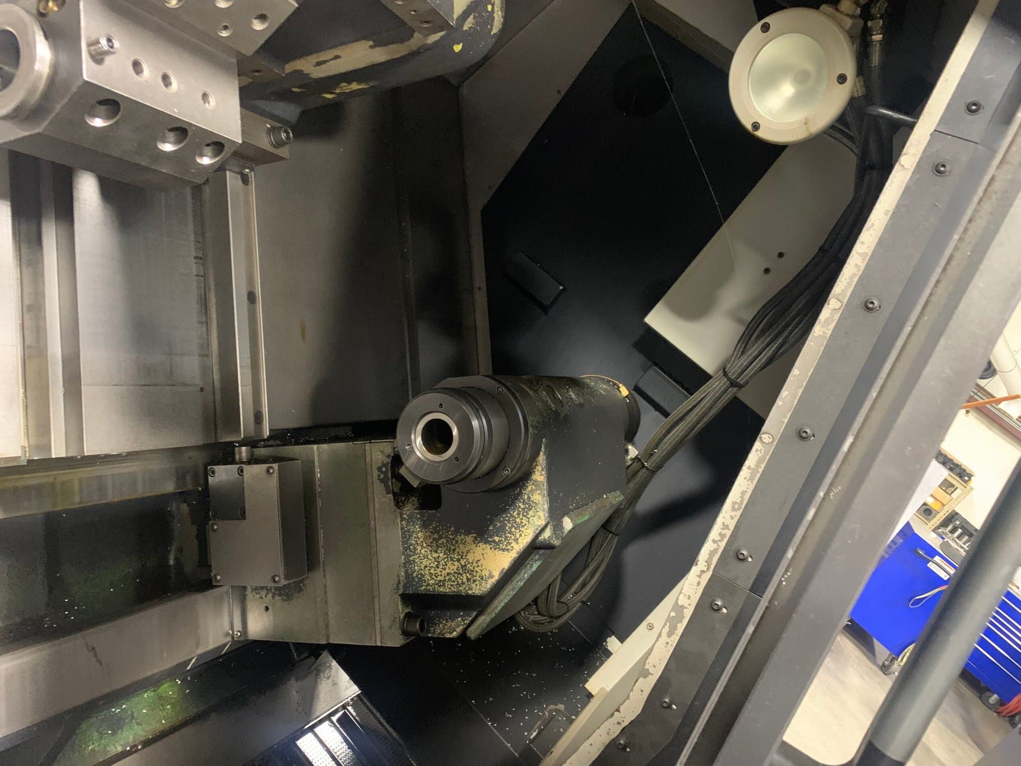 Doosan Puma 400C CNC Lathe, 2012 - Tailstock, Chip Conveyor - Image 7
