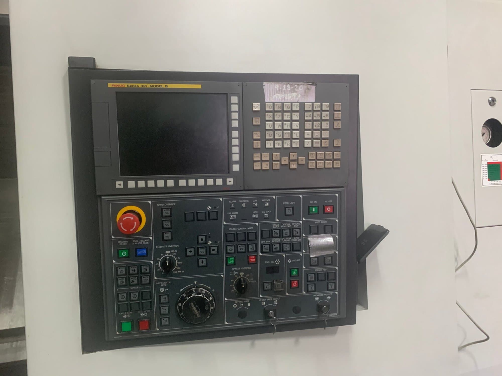 Doosan Puma 480, 2014 CNC Lathe - Tailstock, Chip Conveyor - Image 4