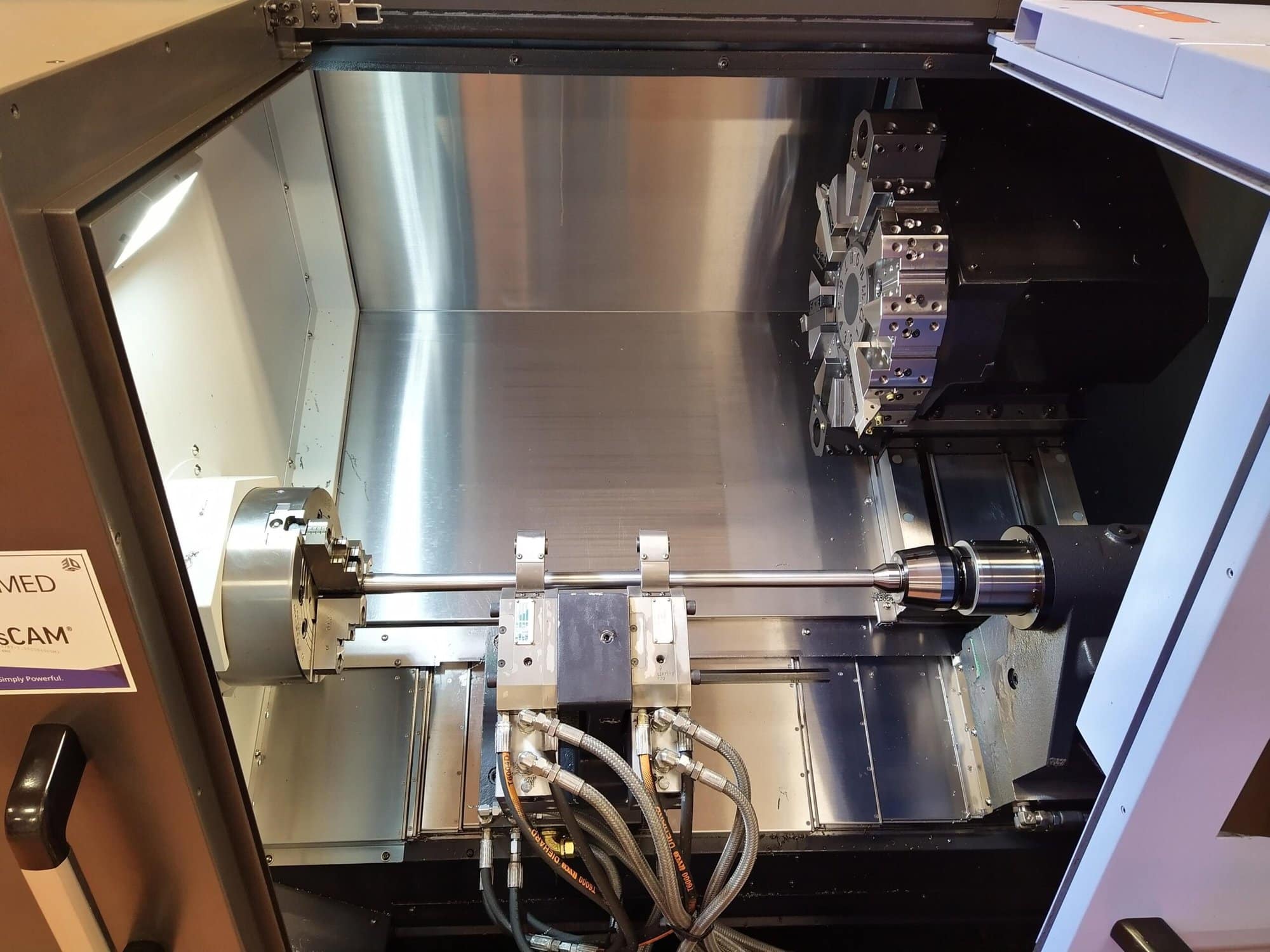 Doosan GT2600L CNC Lathe, 2018 - Programmable Tailstock, Tooling Included, Only 200 Hours! - Image 4