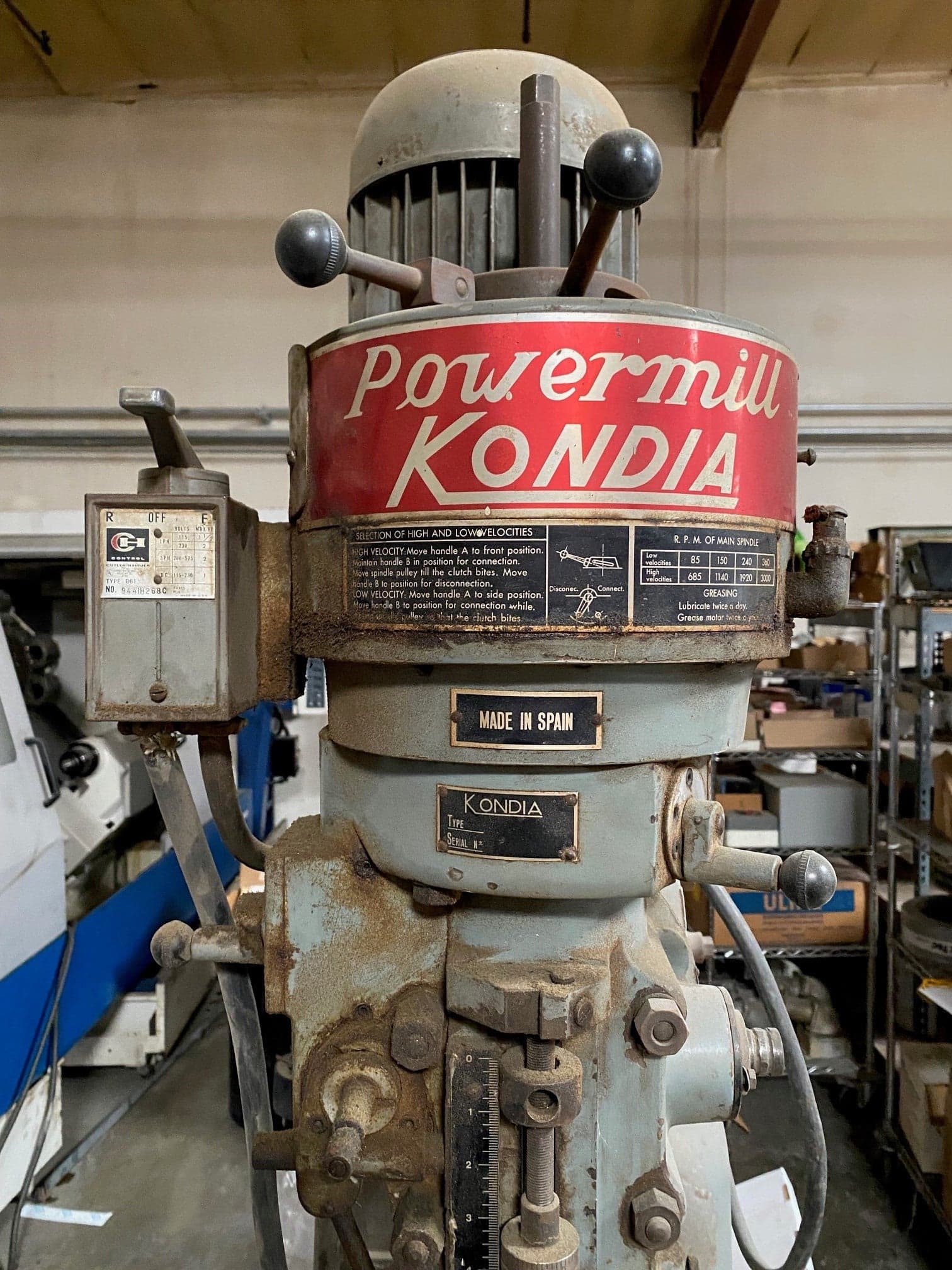 9" x 42" Kondia Powermill Vertical Knee Mill - Image 2