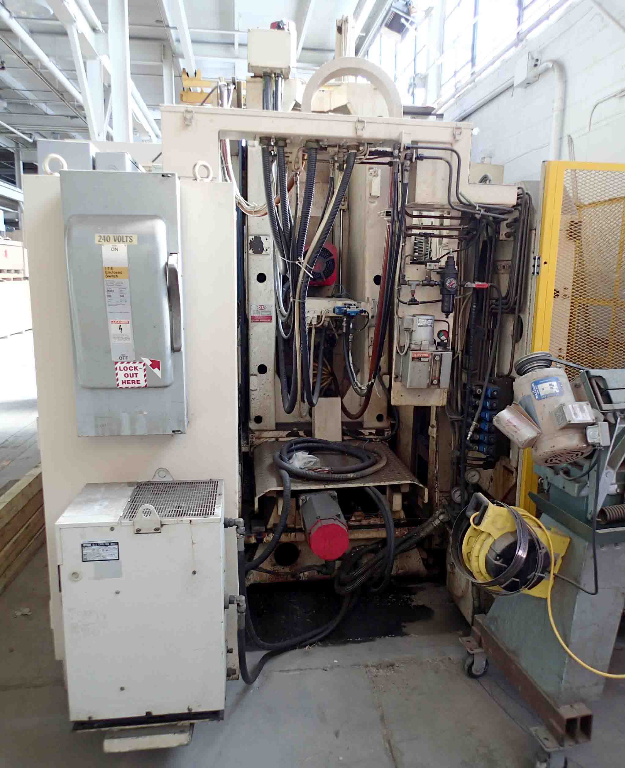 Kia HC800 Horizontal Machining Center, 1995- 2 Pallet, Fanuc, TSC - Image 2
