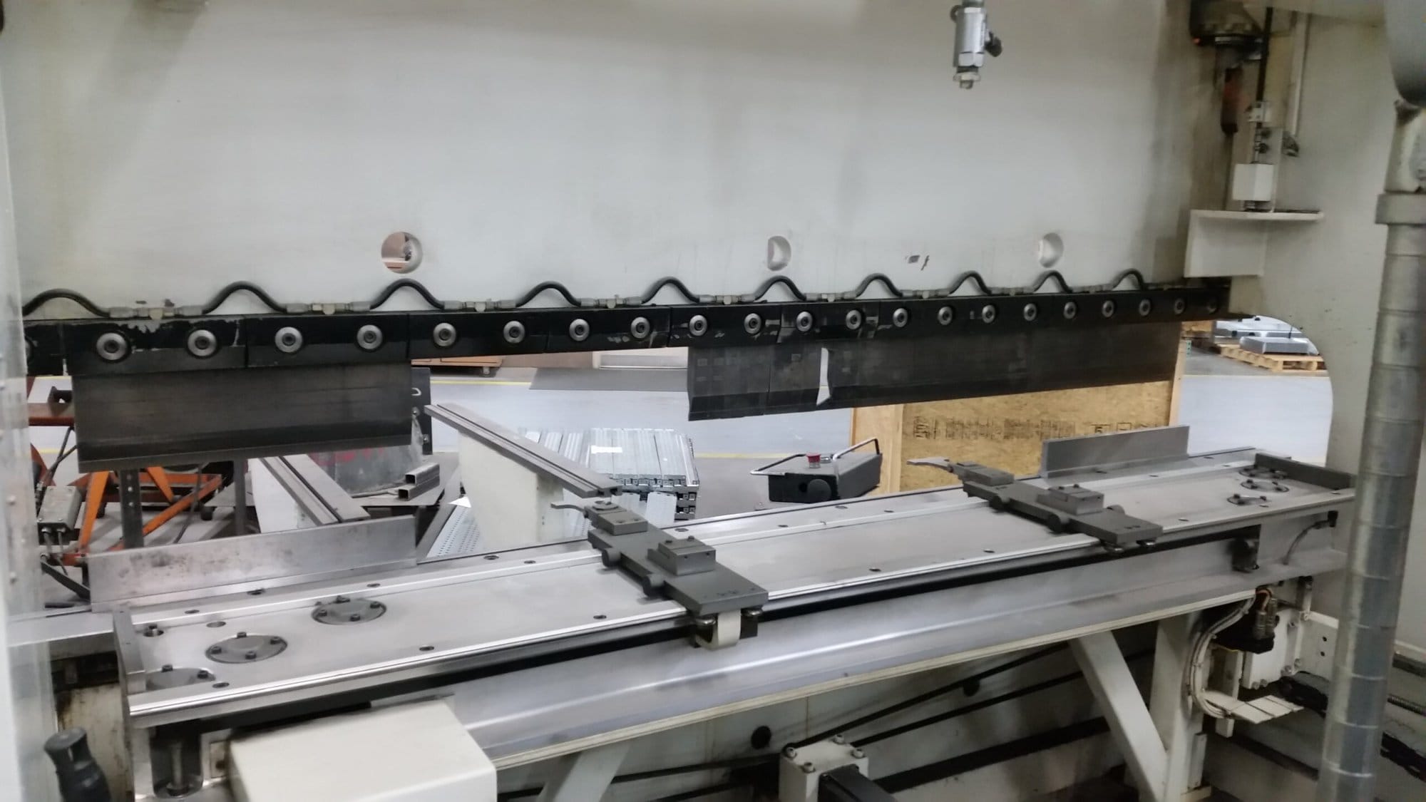 150 Ton X 10' LVD 150 BH 10 CAD CNC Press Brake, 1998 - 4 Axis Back Gauge - Image 3