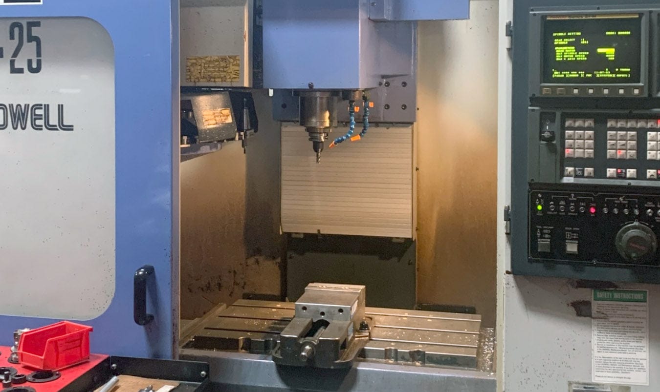 Leadwell V-25 Vertical Machining Center, 1998 - Fanuc 21-M, Video - Image 3
