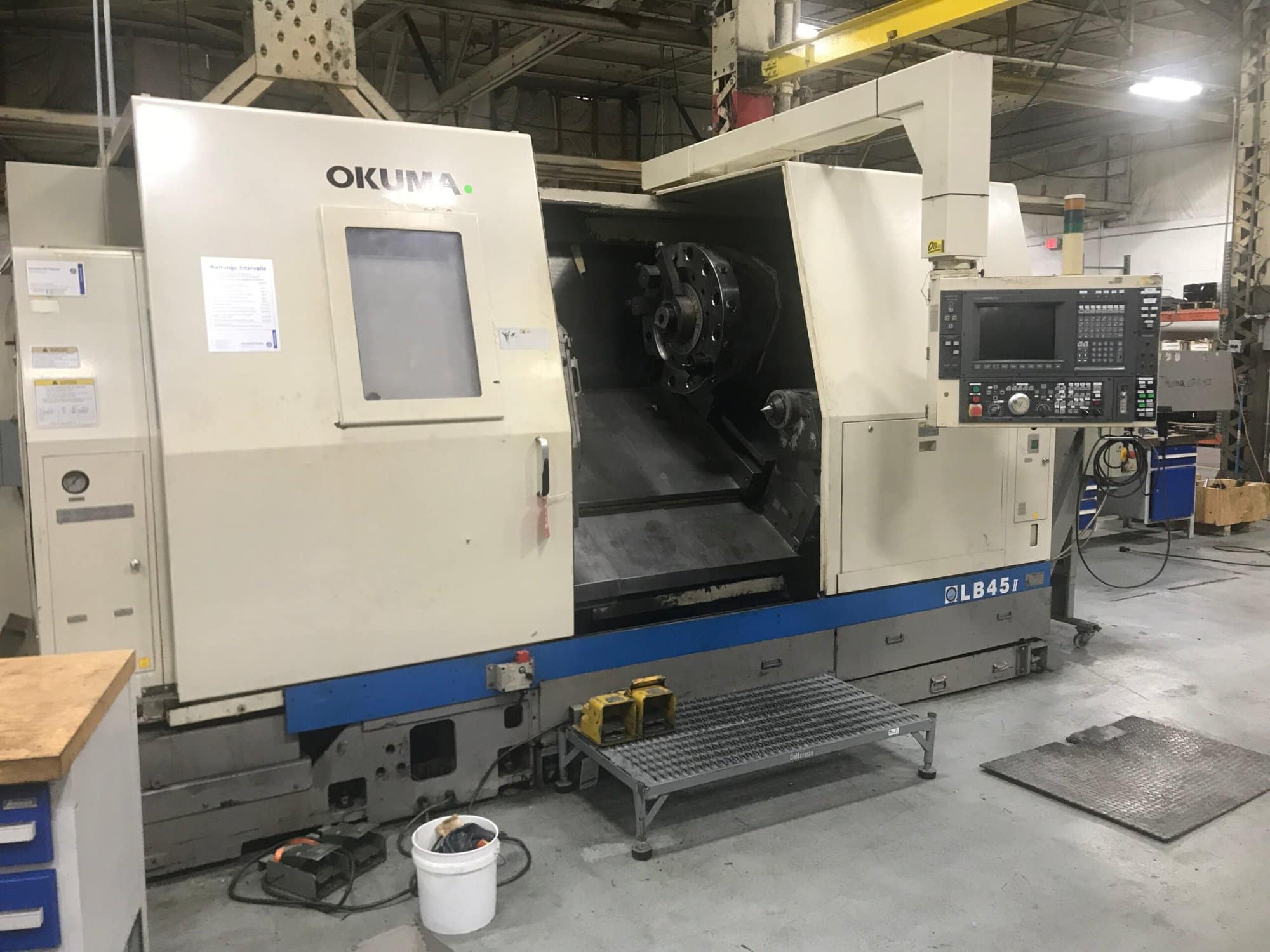 Okuma LB45-II CNC Lathe, 1998 - Tailstock, Chip Conveyor - Image 2
