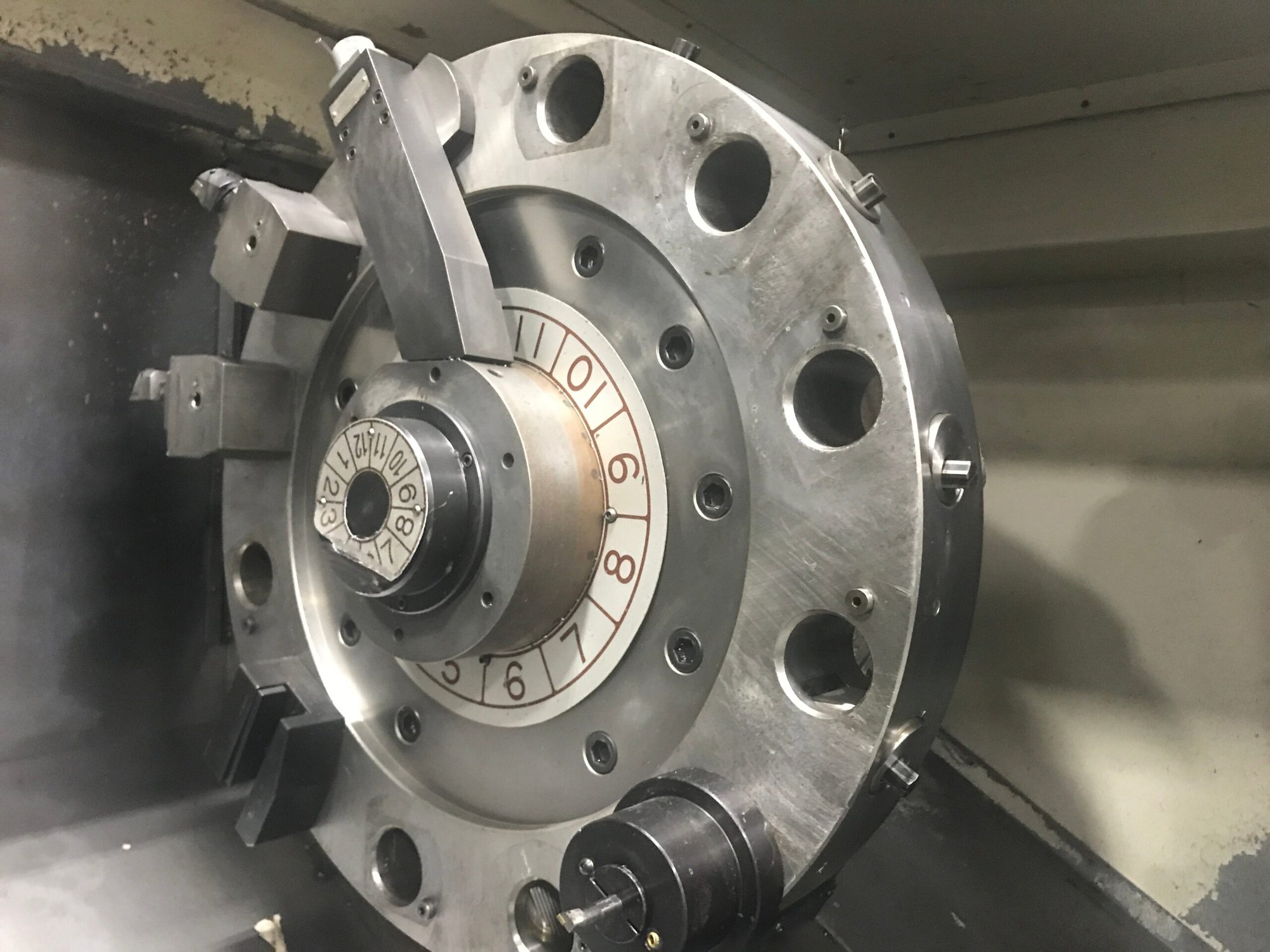 Okuma LB45-II CNC Lathe, 1998 - Tailstock, Chip Conveyor - Image 6