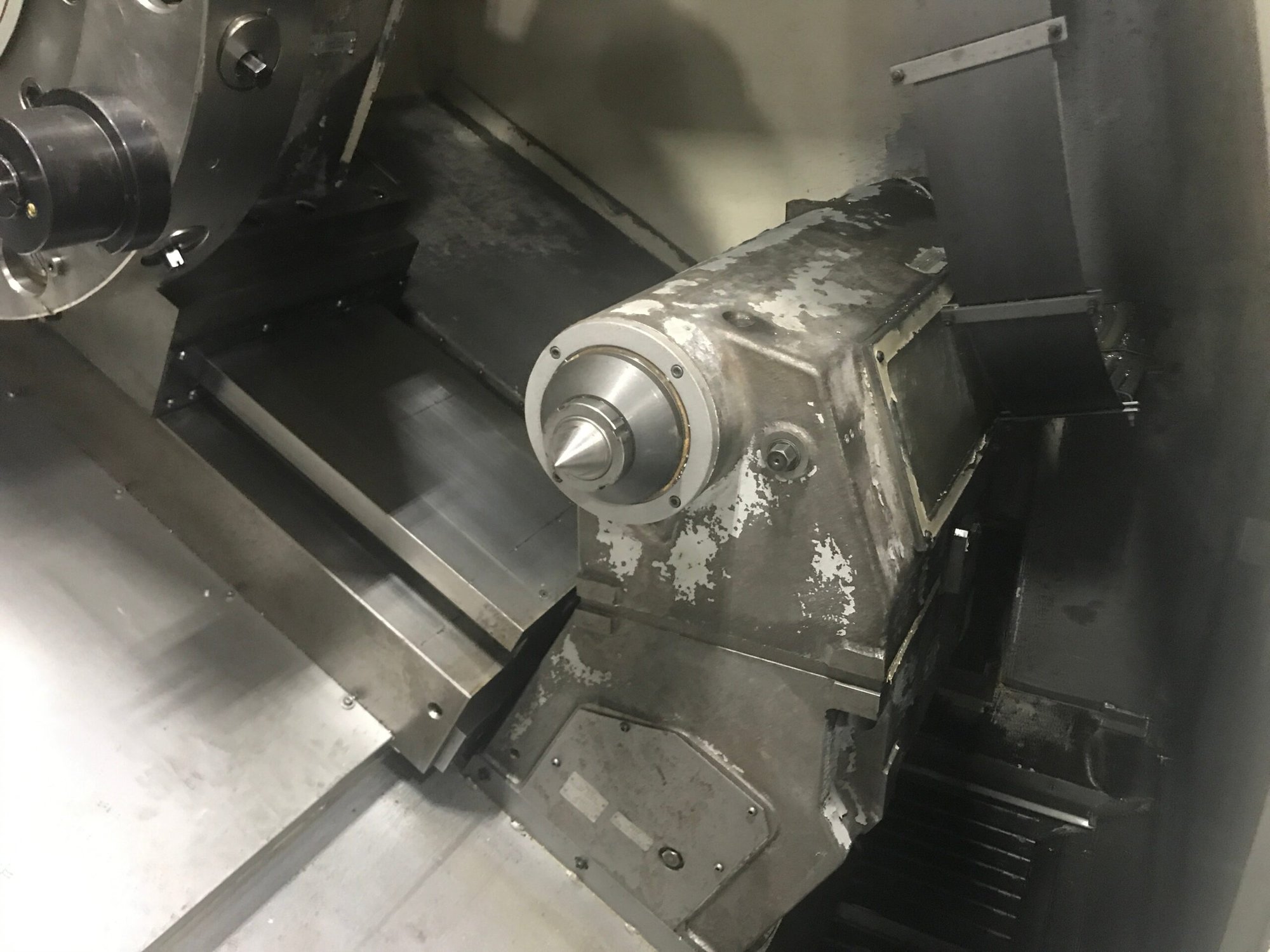 Okuma LB45-II CNC Lathe, 1998 - Tailstock, Chip Conveyor - Image 4