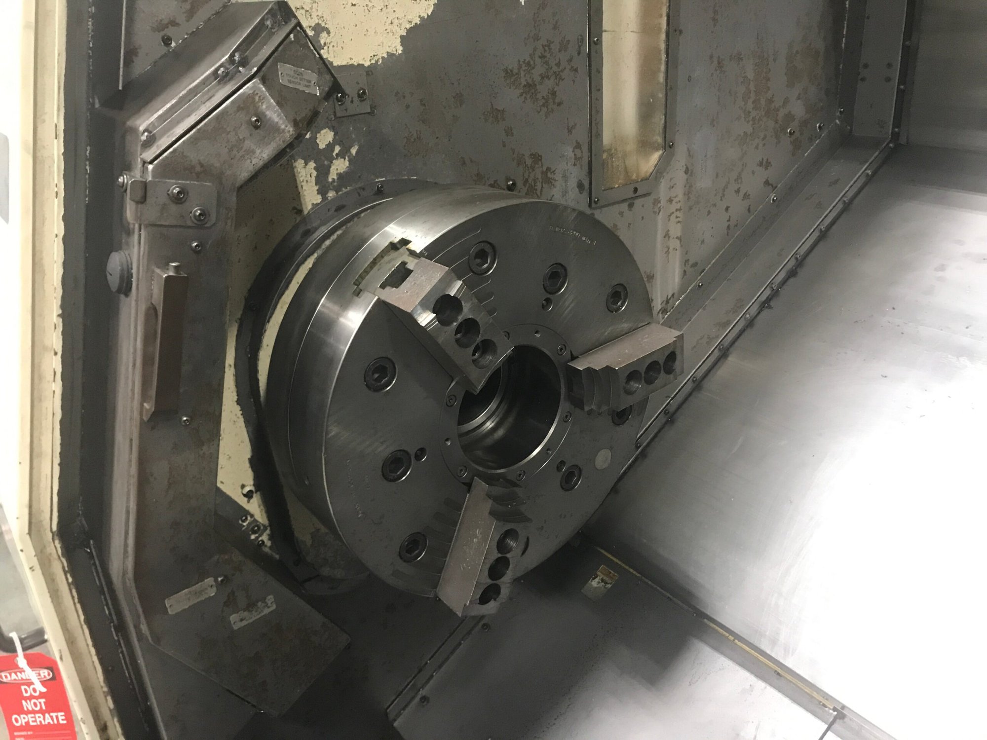 Okuma LB45-II CNC Lathe, 1998 - Tailstock, Chip Conveyor - Image 5