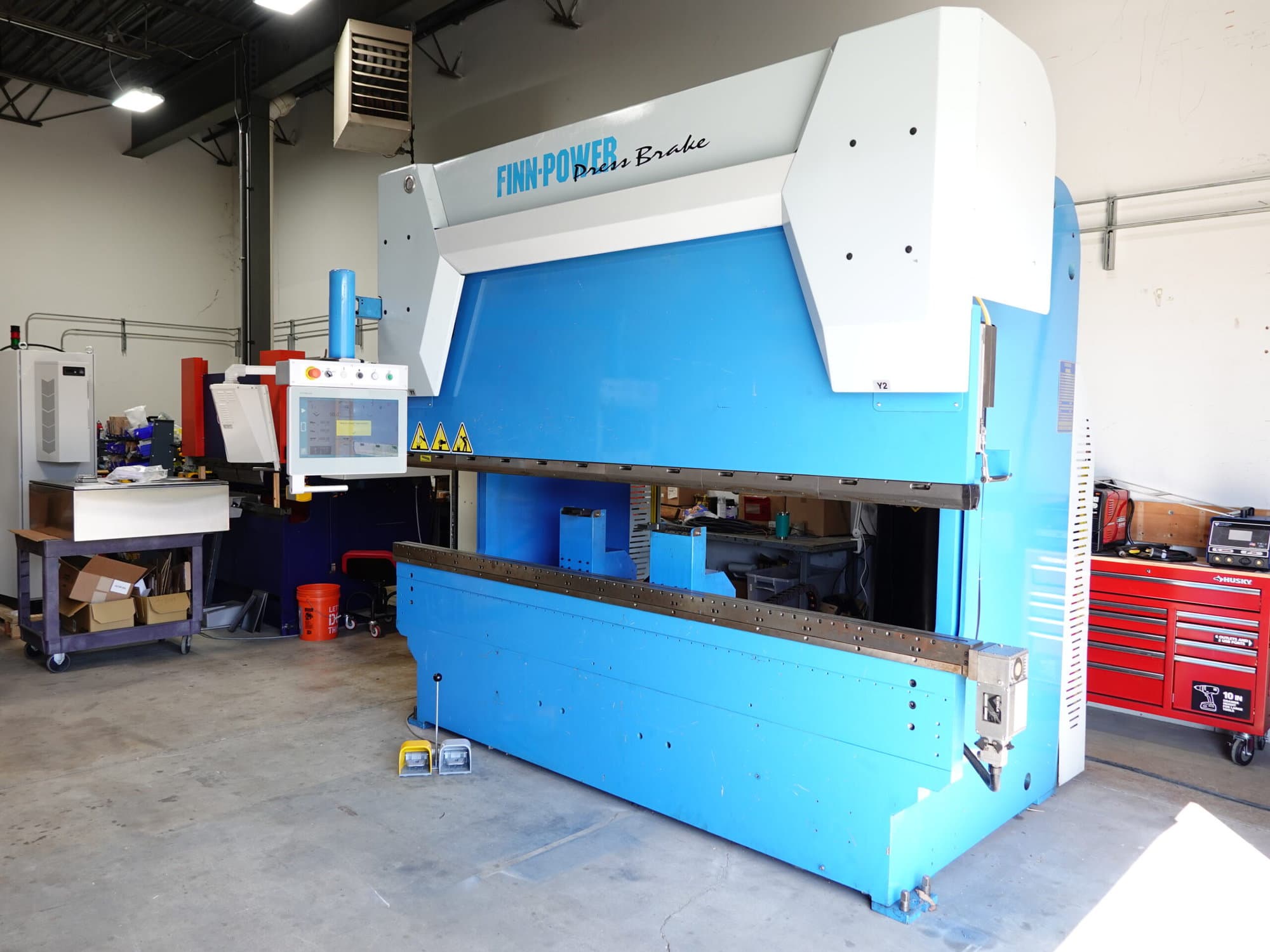 140 Ton x 10' Finn-Power B125-3060 CNC Press Brake, 2002 - NEW Cybelec VisiTouch 19 CNC Control, 6-Axis Backgauge, LOW Hours!
