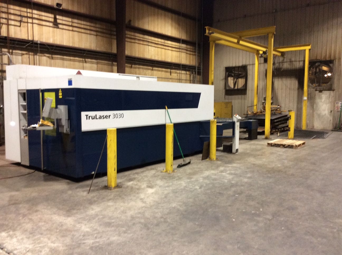 4000 Watt Trumpf TruLaser 3030 Fiber Laser, 2014- 5' X 10' With Dual Shuttle Tables