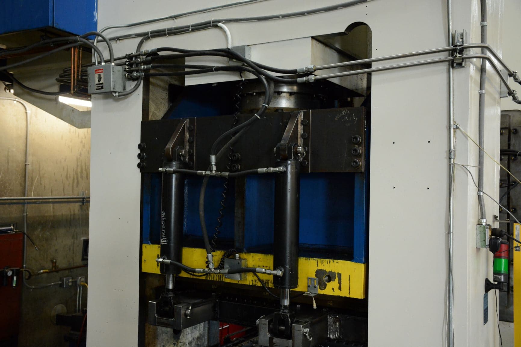 1500 Ton Macrodyne MPZ1500 4-Post Hydraulic Press, 2004 - Image 5