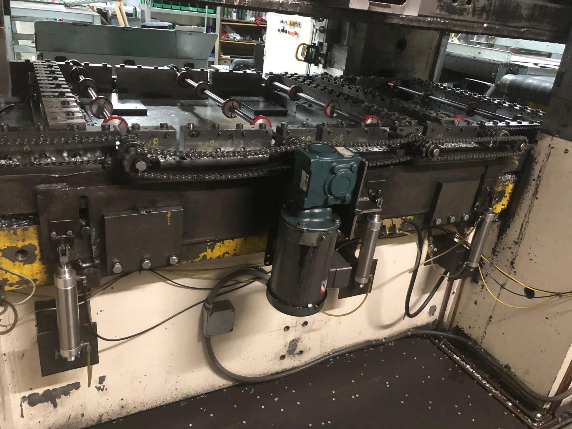 1500 Ton Macrodyne MPZ1500 4-Post Hydraulic Press, 2004 - Image 7