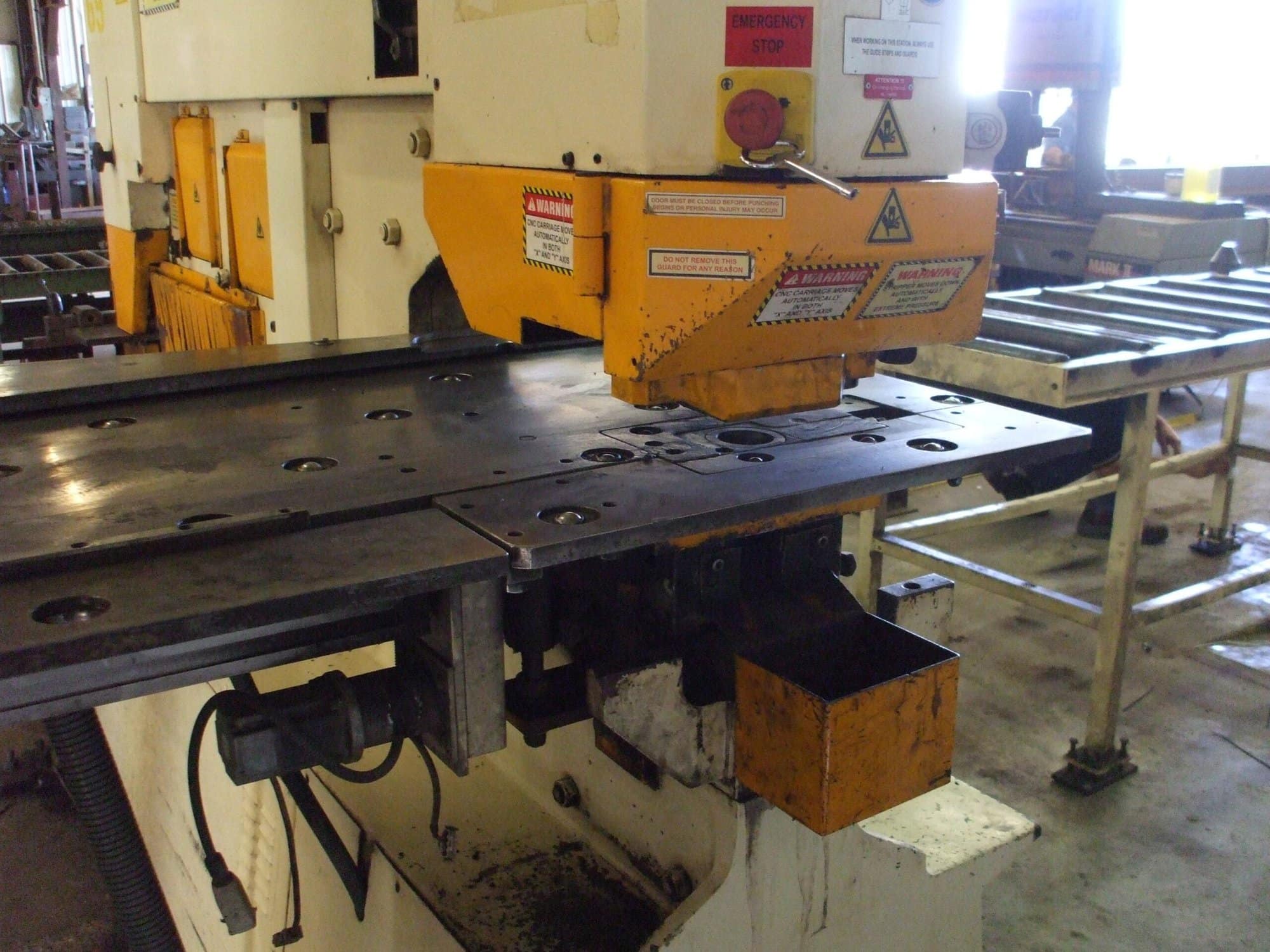121 Ton Geka Hydracrop110SD Ironworker, 2010 - NC Punching Station, With Auto Shearing - Image 4
