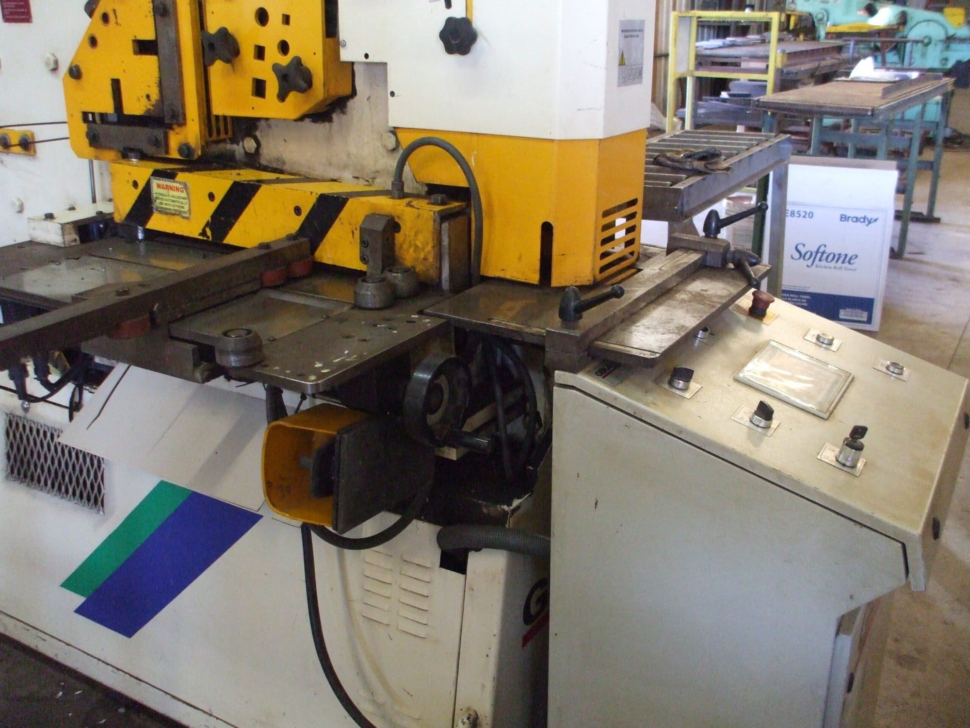 121 Ton Geka Hydracrop110SD Ironworker, 2010 - NC Punching Station, With Auto Shearing - Image 3