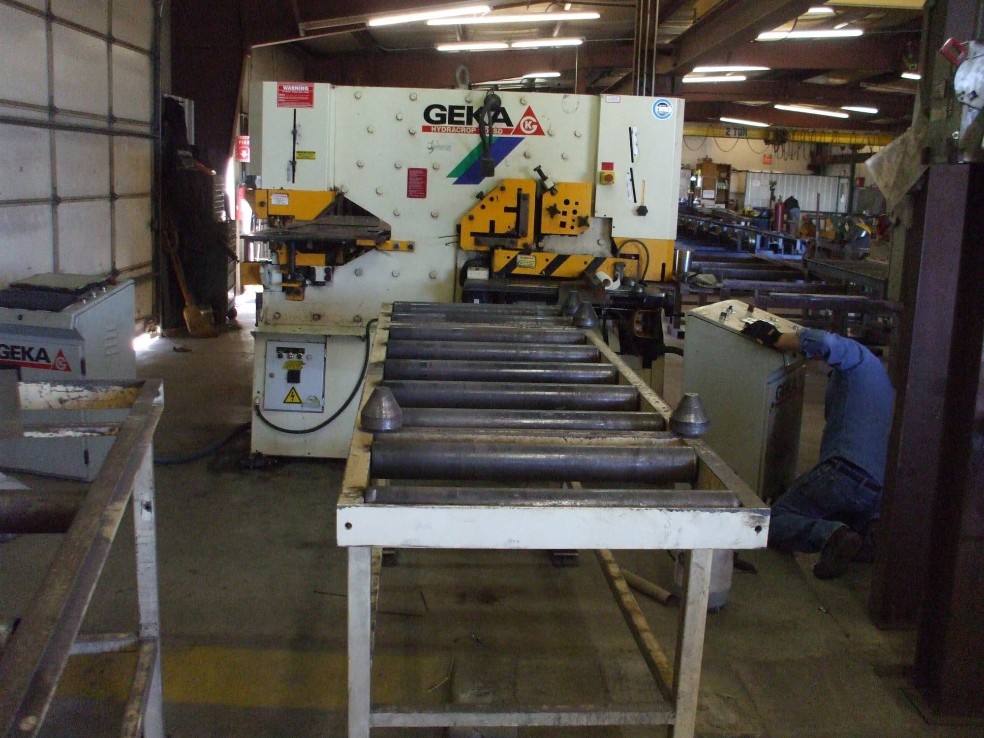 121 Ton Geka Hydracrop110SD Ironworker, 2010 - NC Punching Station, With Auto Shearing - Image 6