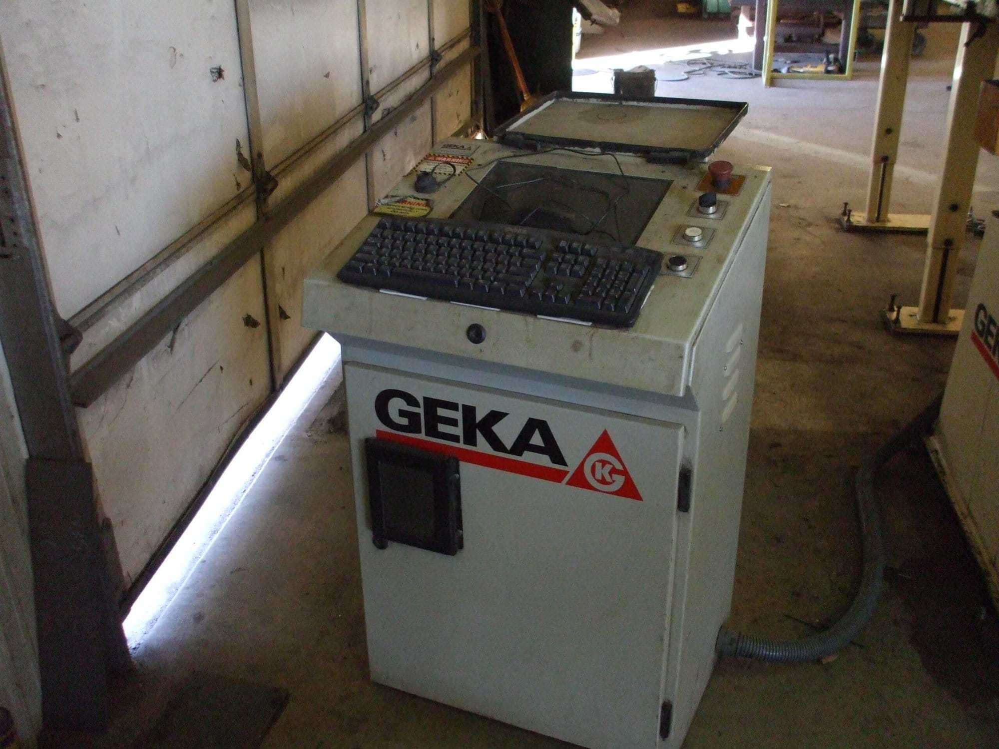 121 Ton Geka Hydracrop110SD Ironworker, 2010 - NC Punching Station, With Auto Shearing - Image 5