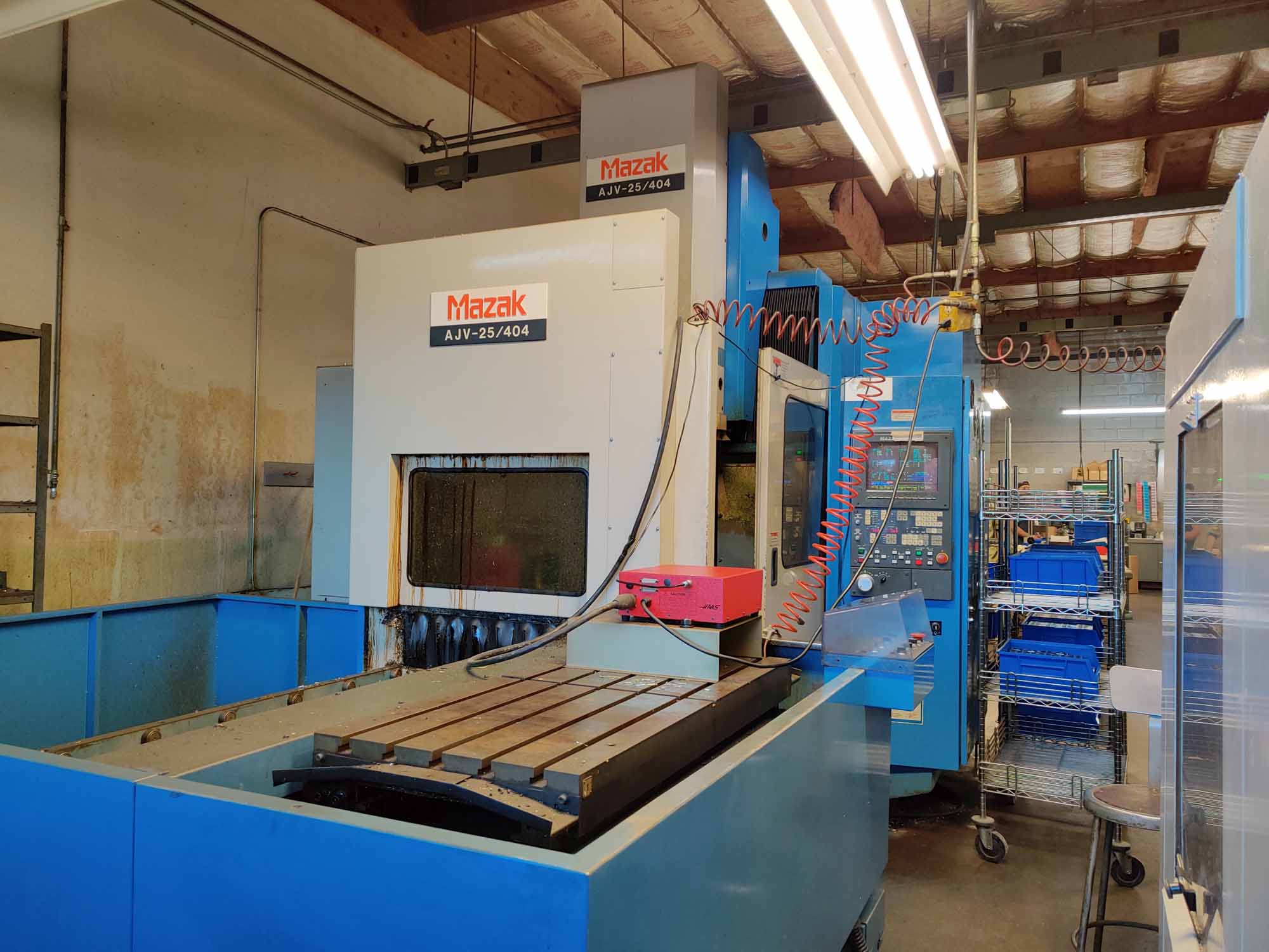 Mazak AJV25/404 Dual Column VMC, 1991- APC, 40 ATC