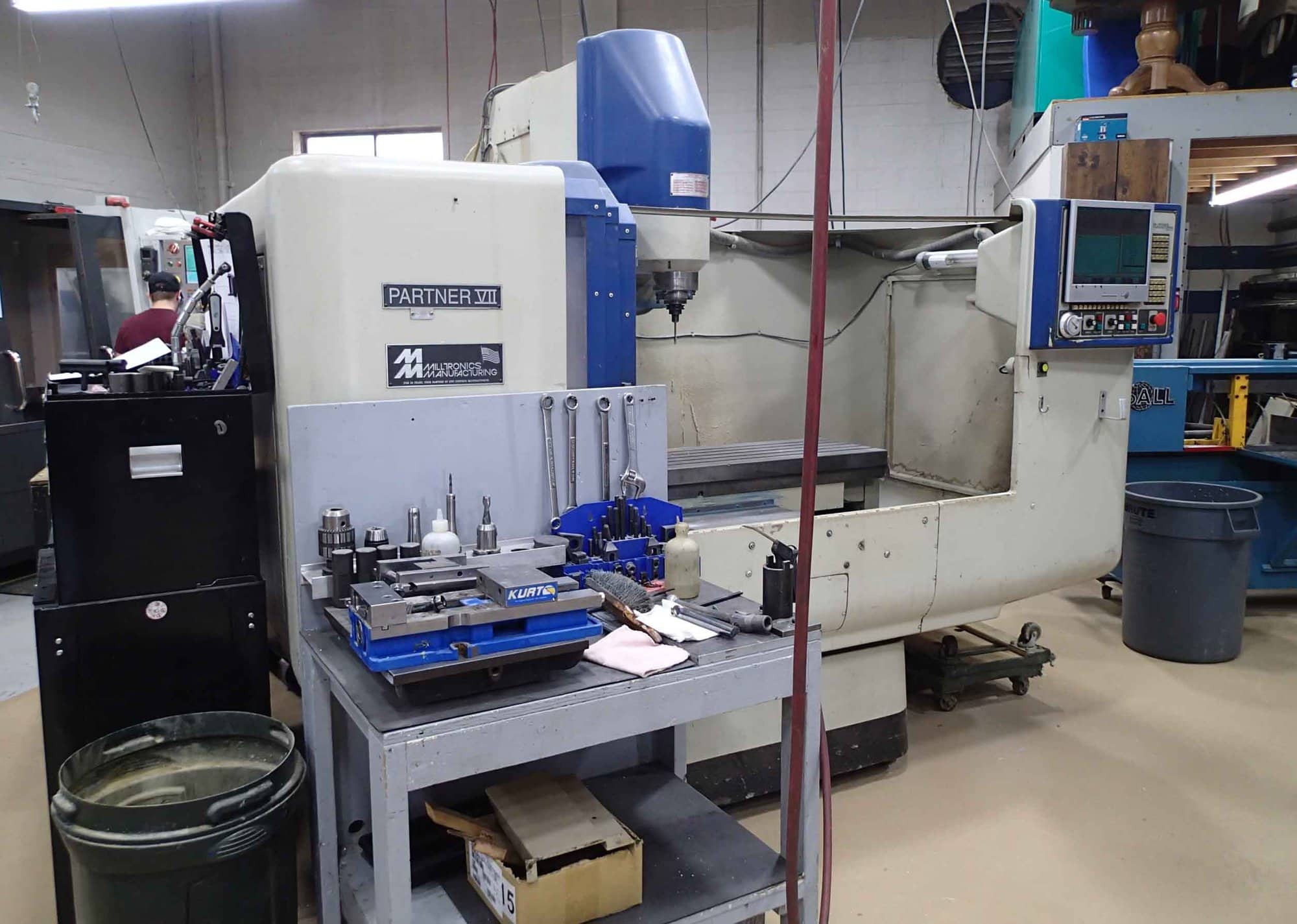 Milltronics Partner 7 VII Series H Vertical Machining Center, 1994- Centurion V 7 Control - Image 2