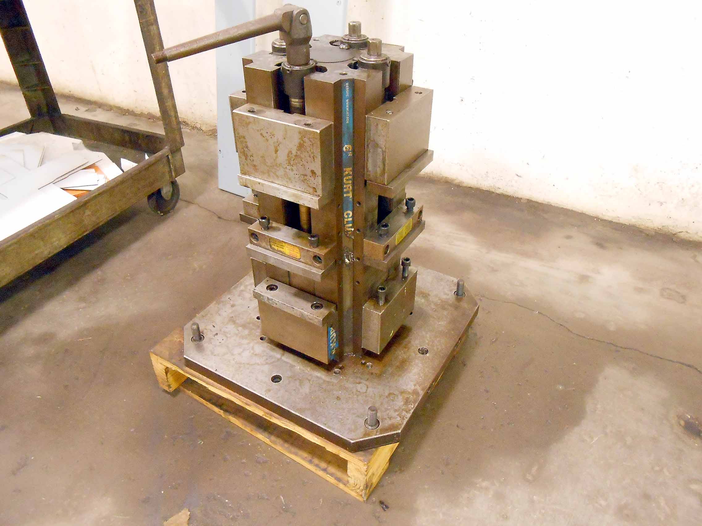 Niigata SPN-50 500mm HMC, 1995 - 2 Tombstones, TSC, 12K Spindle, Fanuc - Image 6